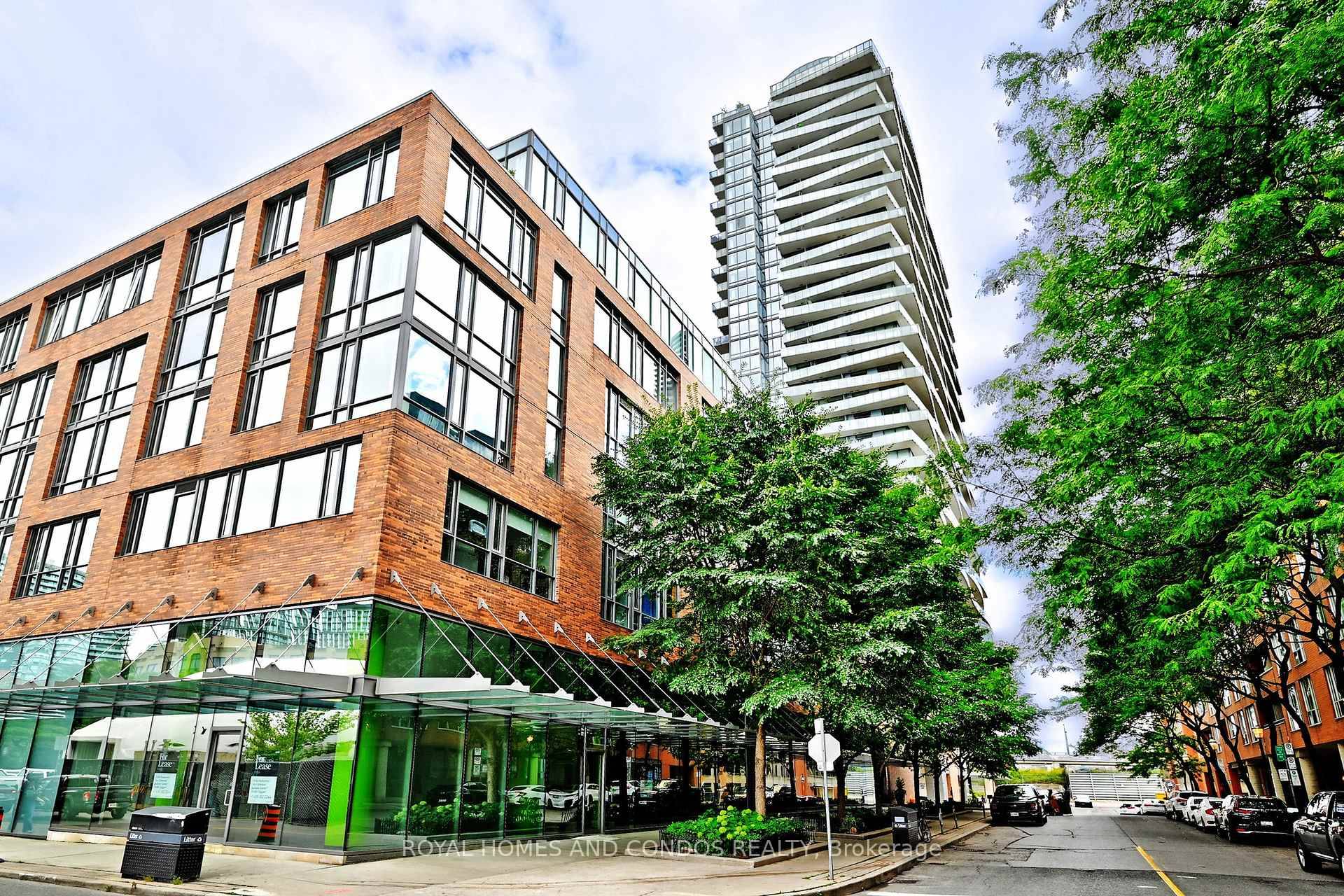Rare Pet Friendly St. Lawrence Market Treasure nestled in one of Torontos most vibrant neighbourhoods.