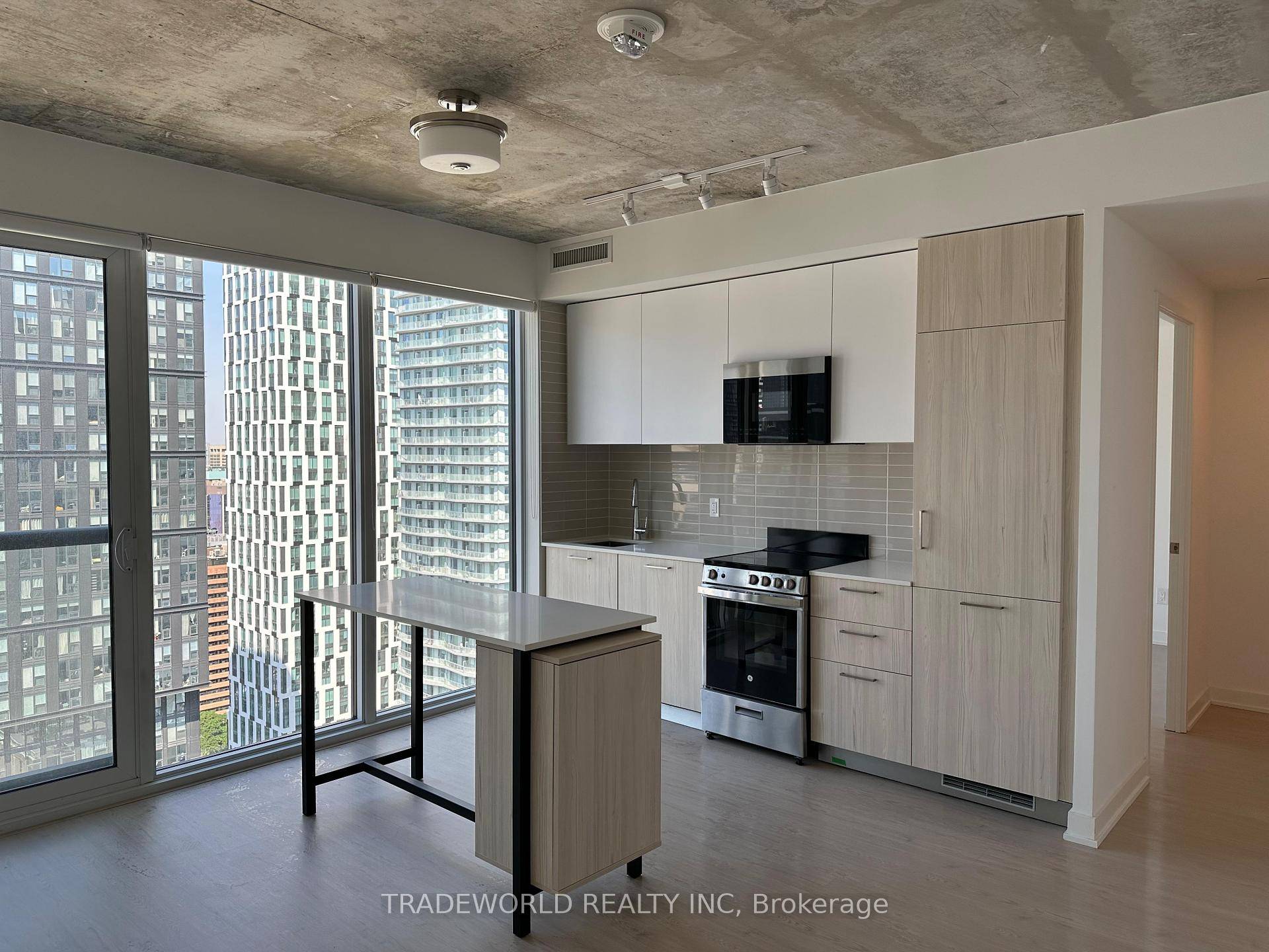 Bright One Year New 3 Bedroom amp ; 2 Bathroom Condo Located In The Heart Of Toronto Excellent Layout Unobstructed South amp ; West City View Functional Layout 9' Ceiling ...