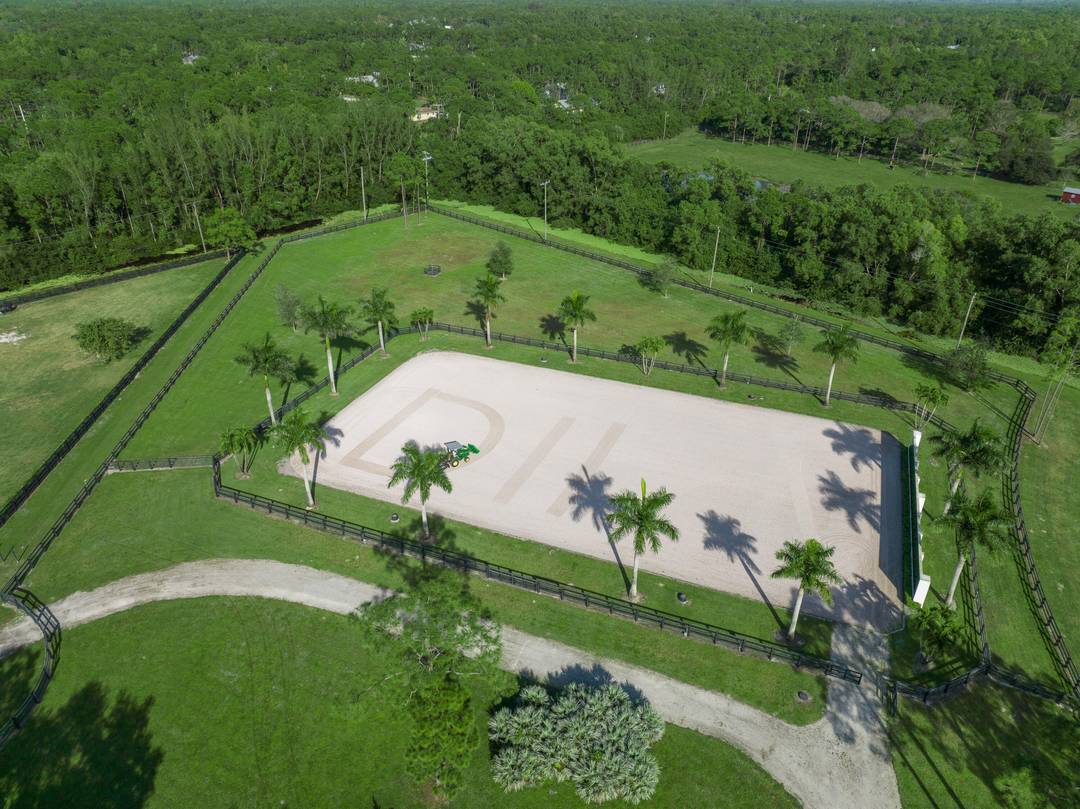 THIS IS 10 ACRES ! ! All lawn, pool and water maintenance included in rent !