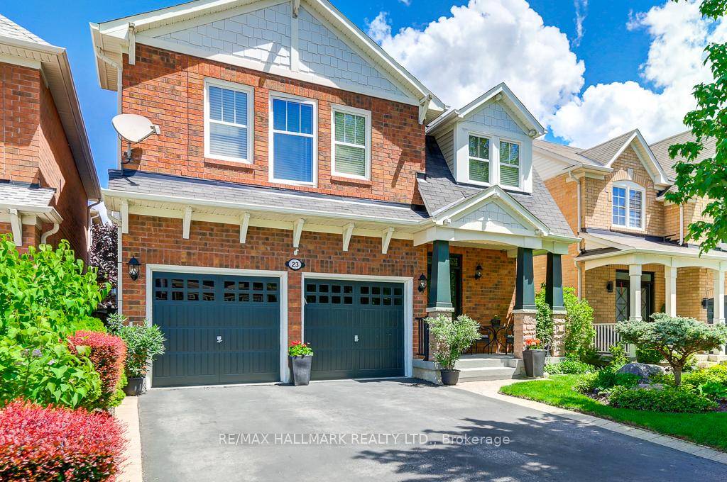Welcome to this luxurious home situated on a quiet residential street in a family friendly neighborhood with direct access to the home, Features 4 large bedrooms and a spacious open ...