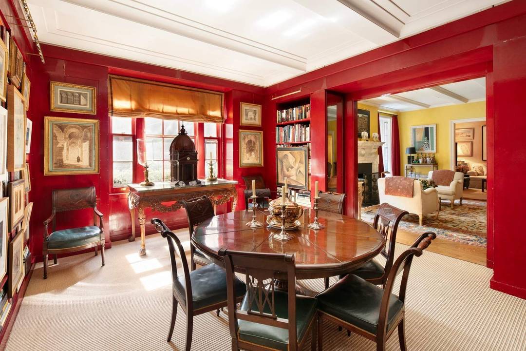 Perfectly positioned on a coveted, tree lined and leafy block just off Park Avenue, this very elegant Upper East Side residence at 45 East 62nd Street is defined by classic ...