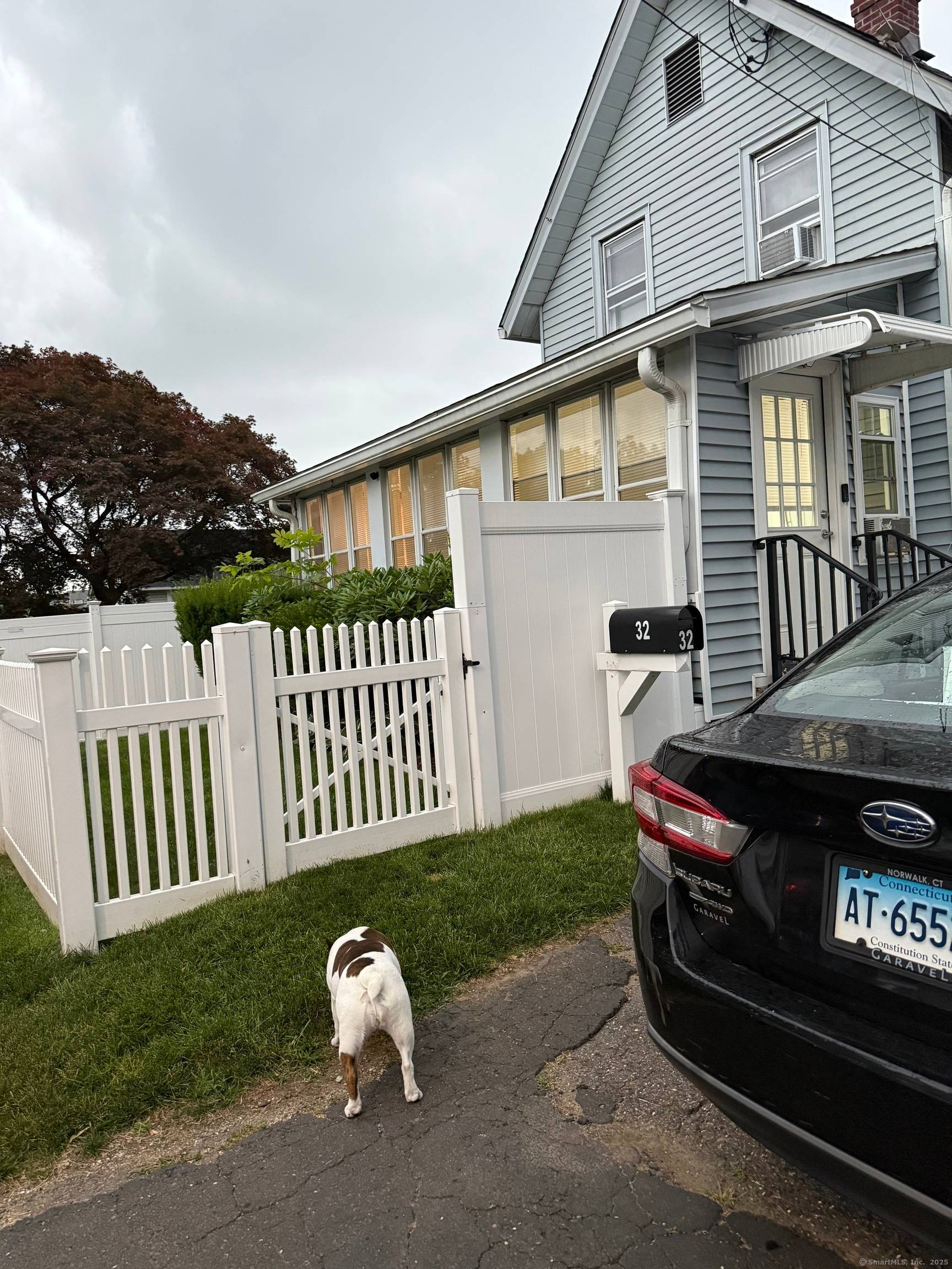 Excellently maintained house located in a cul de sac street close to all Norwalk's amenities.