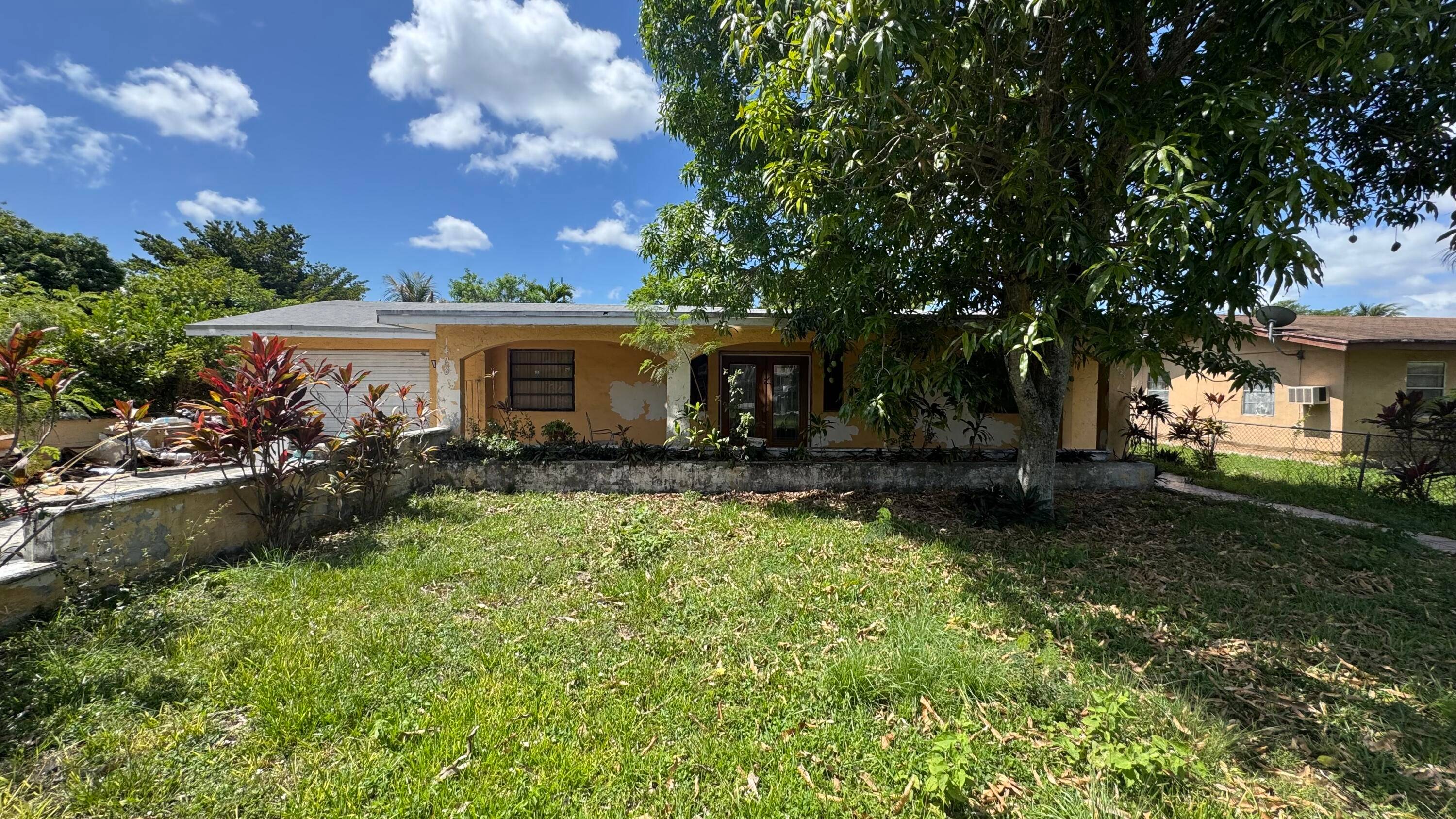 U. S. Bankruptcy Court Sale This property is ready for renovations to be completed.