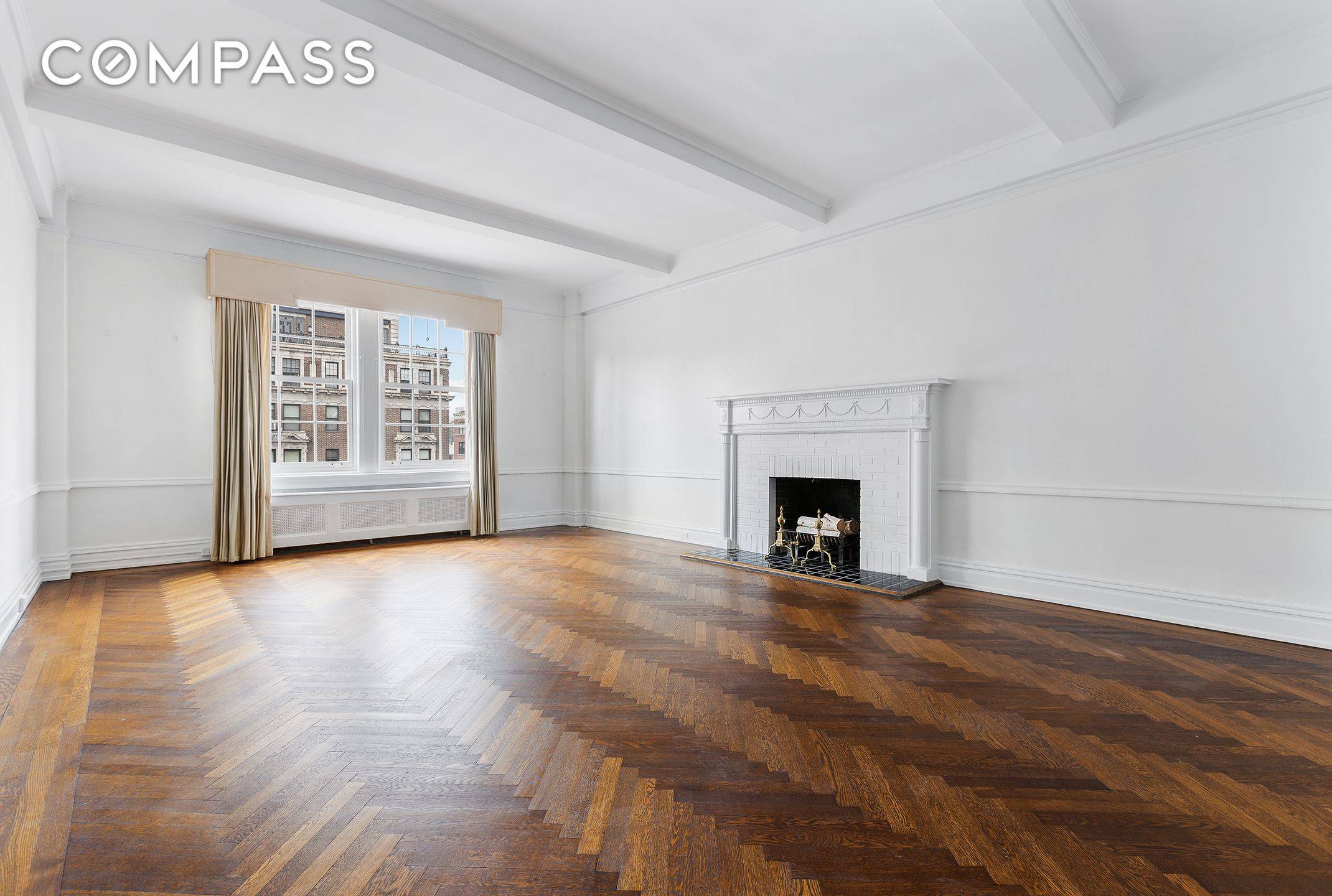 High Floor 8 Room Prewar Home on Park Avenue This light filled 8 room prewar home offers a classic and generous layout with beautiful views of Park Avenue and lots ...
