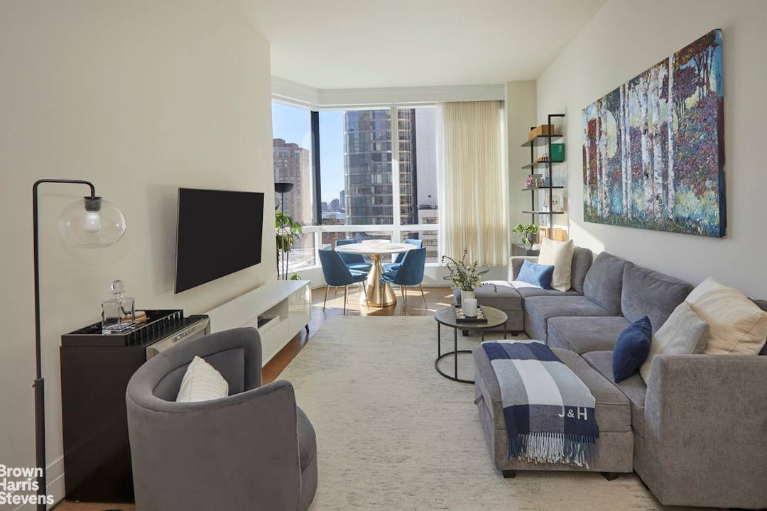 Residence 15B at 77 Greenwich Street is a refined one bedroom, one and a half bath home in Downtown Manhattan's preeminent new condominium, featuring statement architecture by FXCollaborative and interiors ...