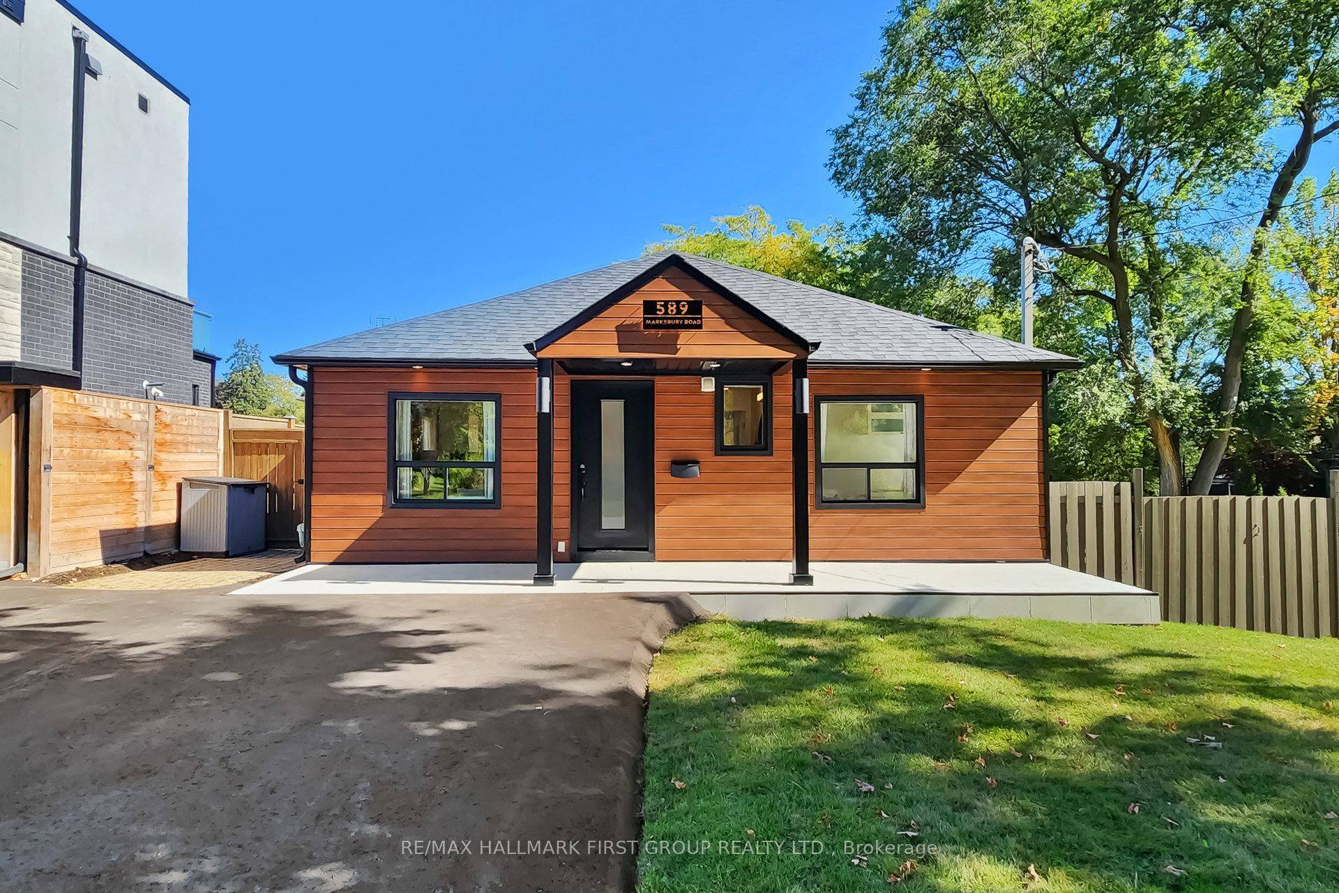 Welcome To Your Luxury Cottage In The City A Rare, One Of A Kind Bungalow In Sought After West Shore Community.