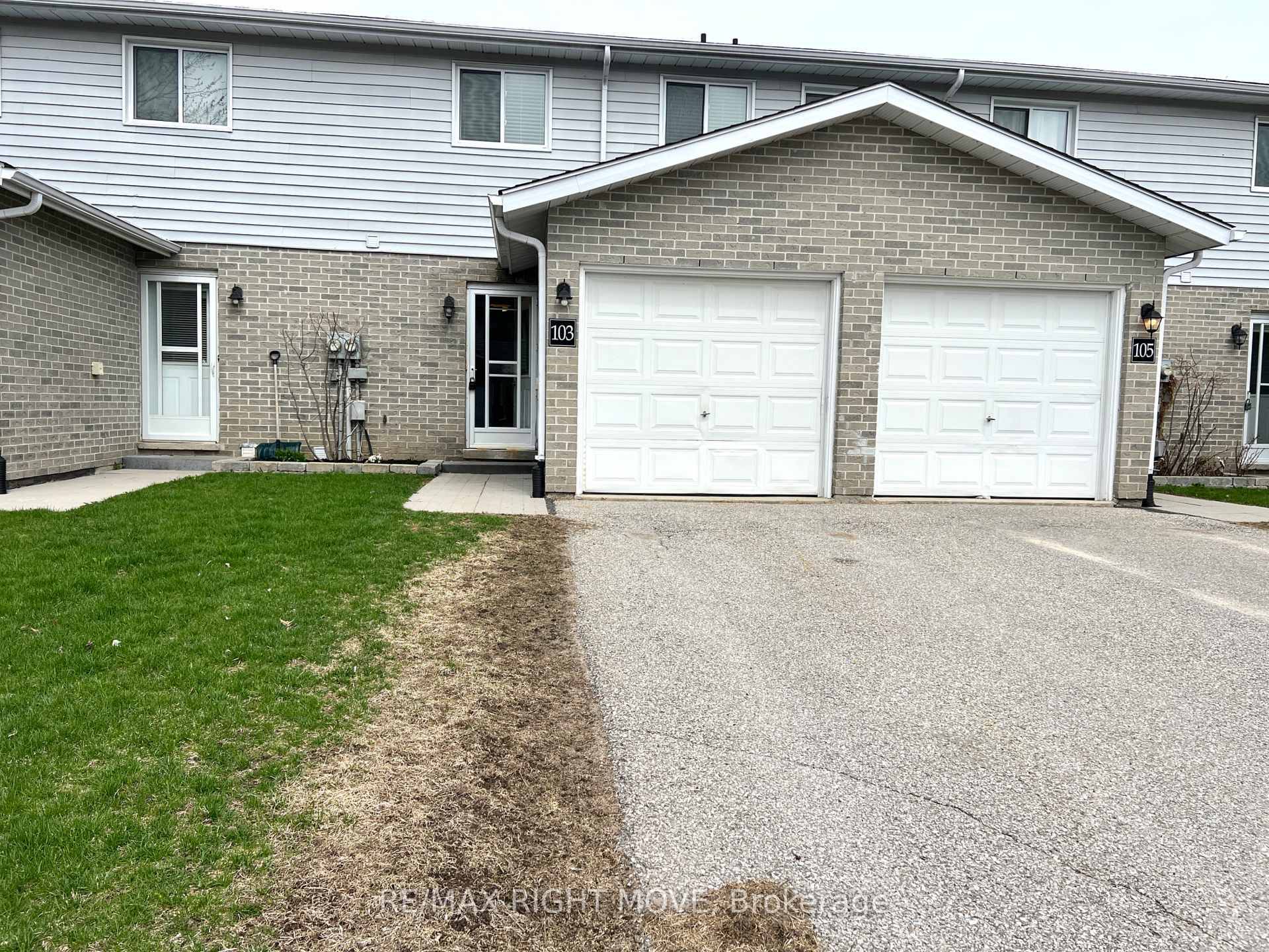 Located in a desirable north ward residential area, this condo townhouse is move in ready and available for a quick close.
