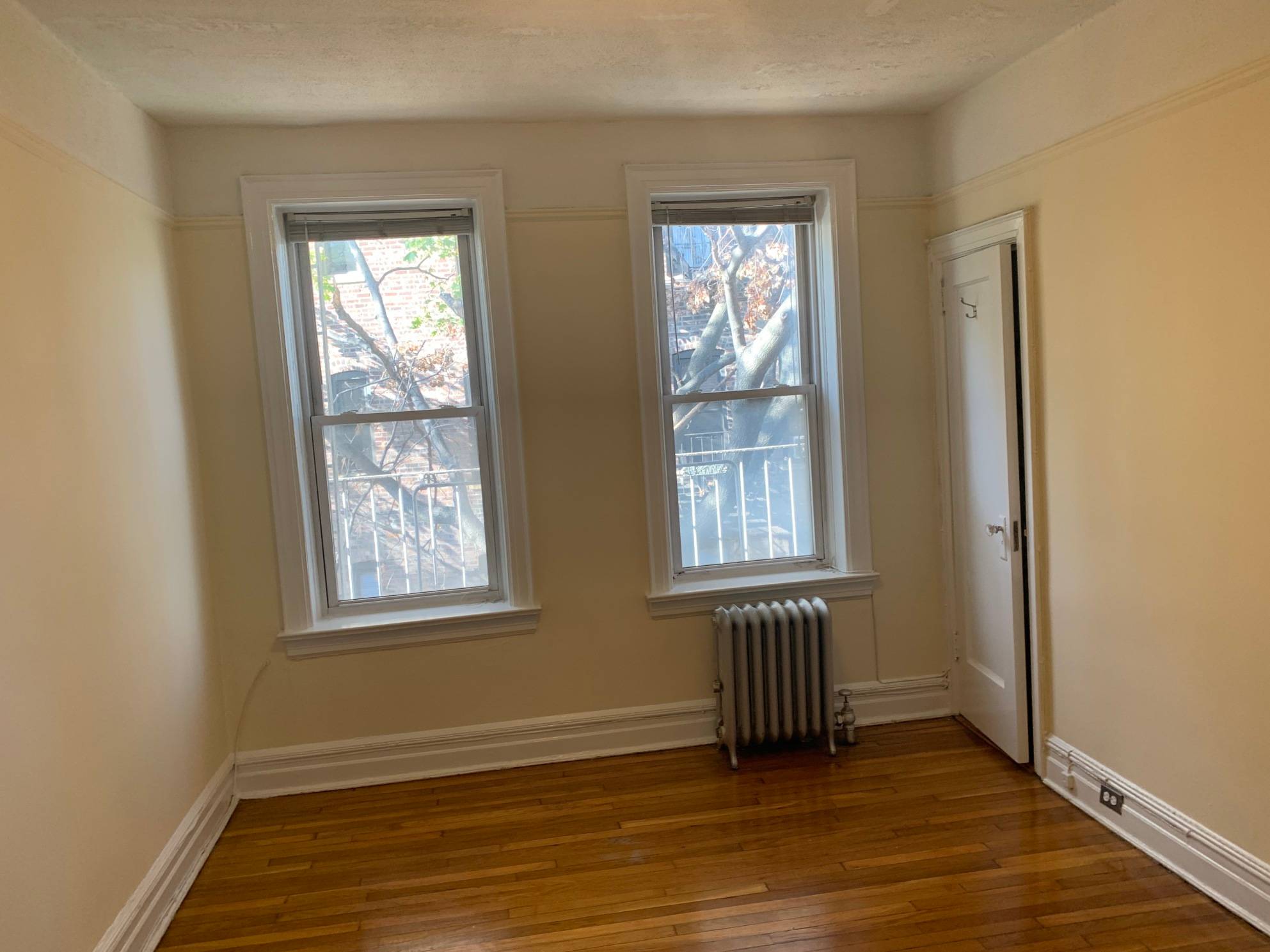 Just on the market ! A two bedroom apartment with one bath located on a tree lined street known for its serenity.