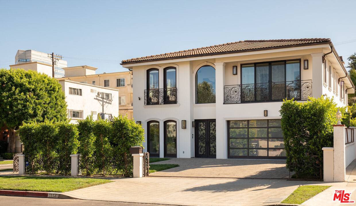 1113 Amherst Ave 4BR Brentwood La