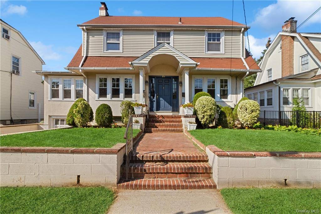 This Triplex house has a full renovation amp ; it offers the following.