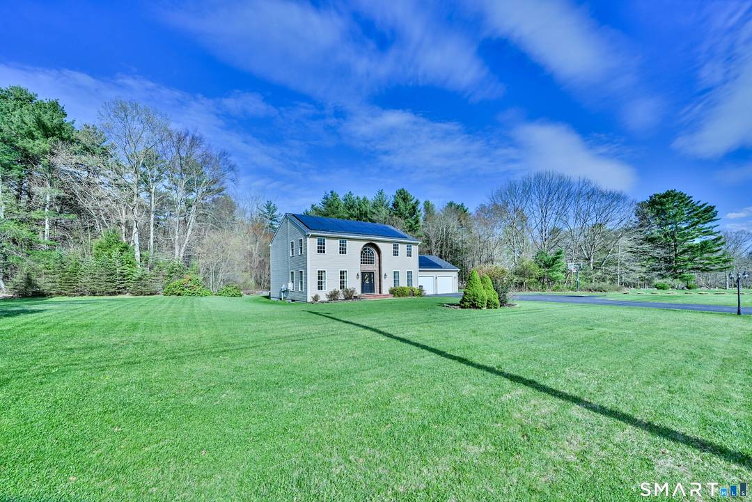 Exceptional 2600 SF Colonial on 2 acres offering space, efficiency fantastic layout in a desirable Woodstock commuter location under 45 mins to Hartford Worcester, MA in the Woodstock Academy district ...