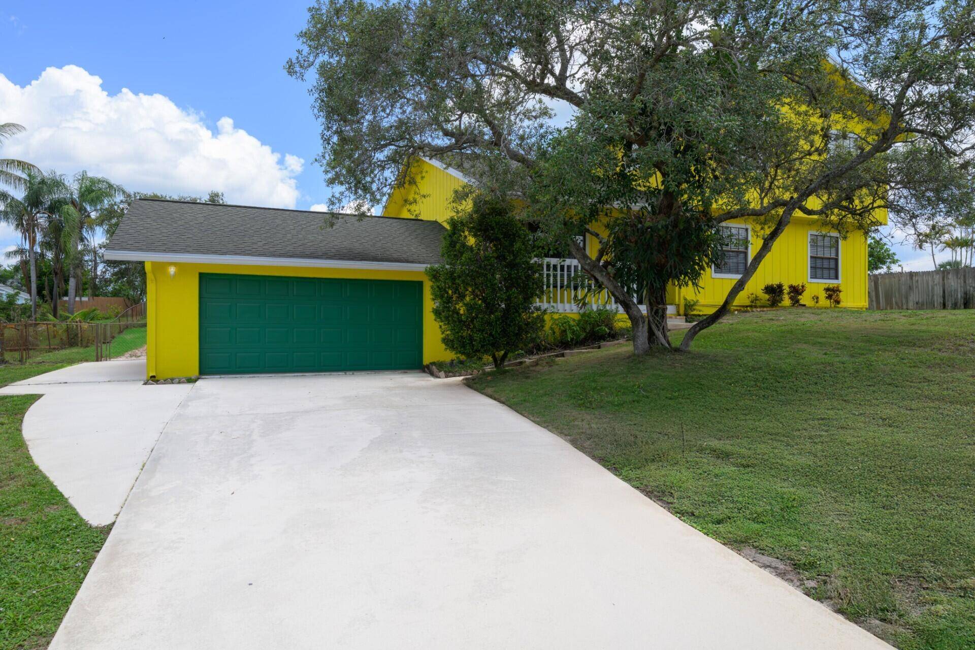 Fantastic Tri Level POOL home on 0.
