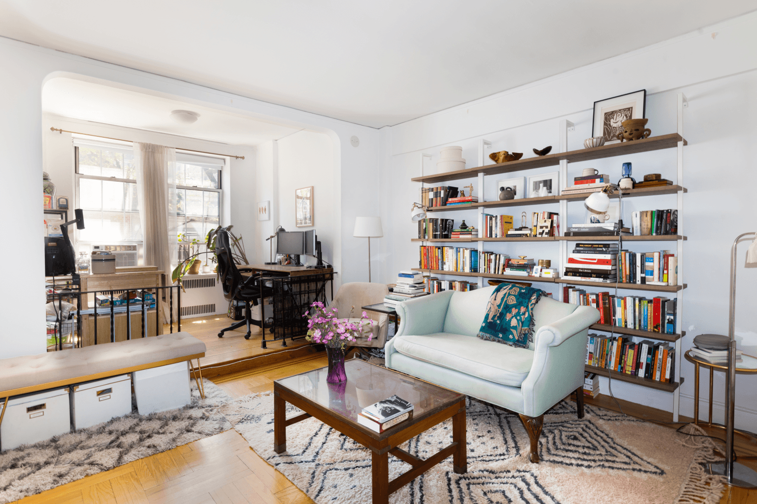 SPACIOUS PRE WAR STUDIO IN GREENWICH VILLAGEPrepare to be wowed by this charming studio in a prime Greenwich Village location.