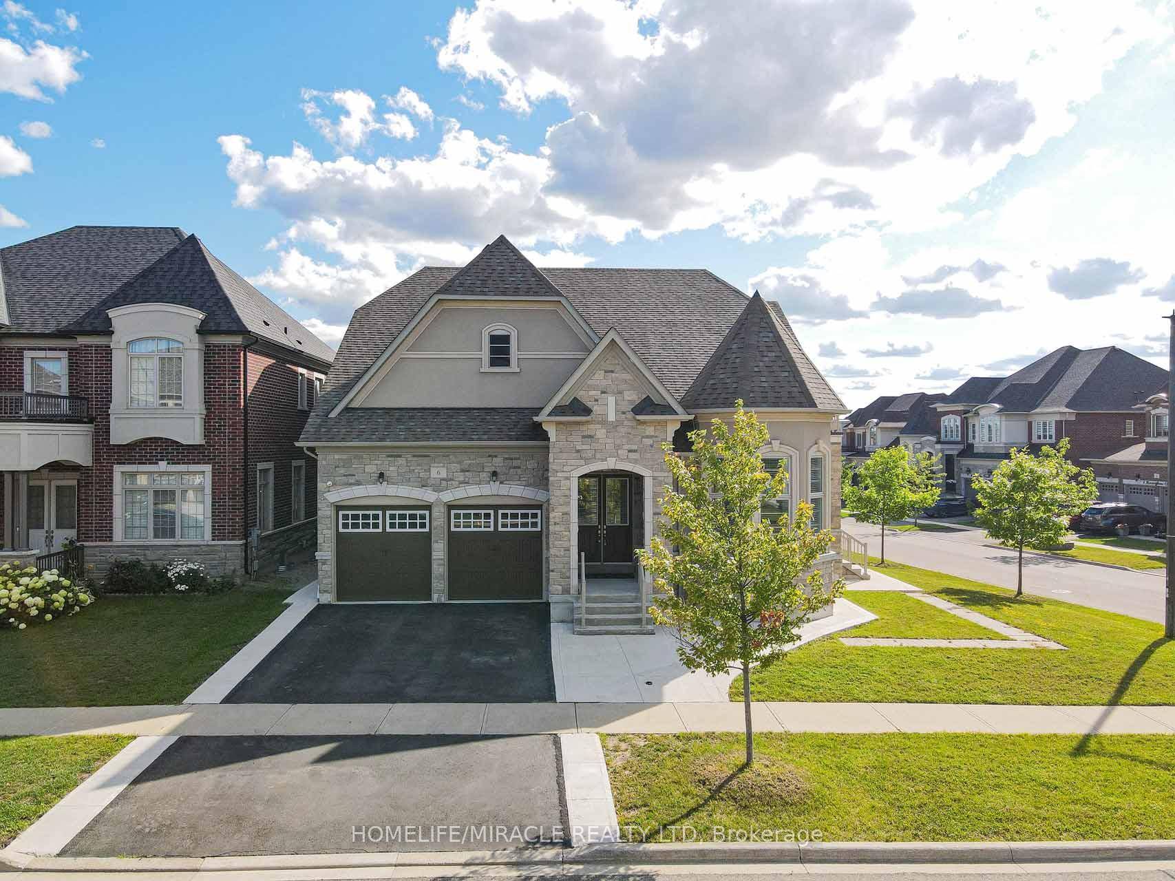 Welcome to this impressive stunning detached bungaloft situated on a premium corner lot offering over 4, 000 sq ft of total living space in one of Brampton's most desirable neighborhoods ...
