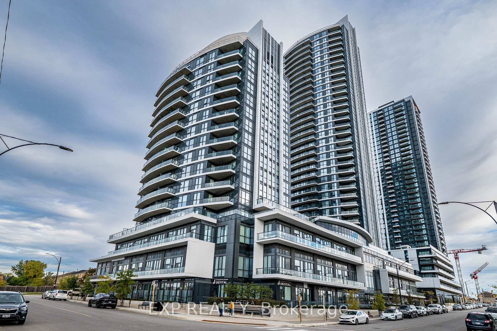 Unobstructed Sunset Views in Central Mississauga !