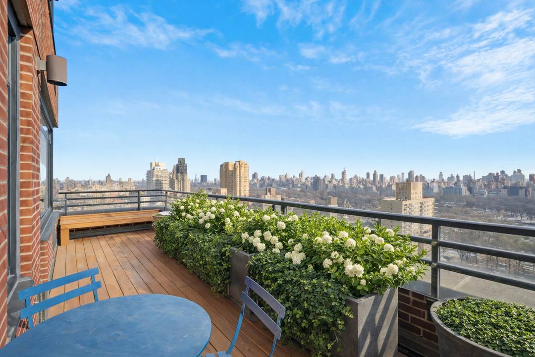 Perched high above the city on the 31st floor, this meticulously maintained three bedroom, three bathroom residence offers an unparalleled vantage point over Central Park and the Upper West Side's ...