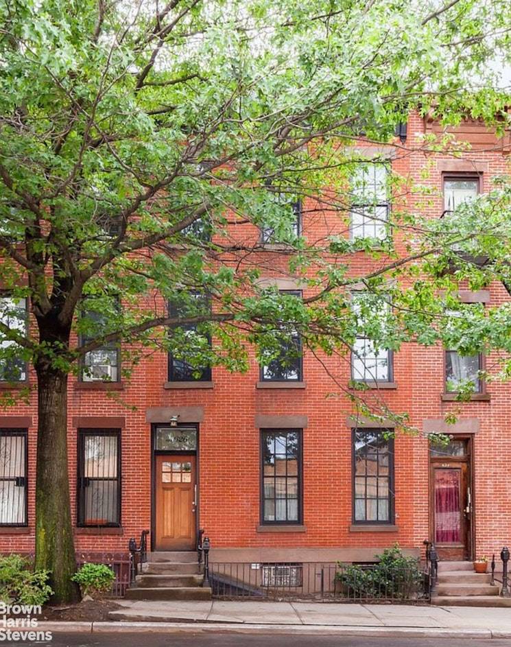 Welcome to a quintessential Prospect Heights townhouse an enchanting Brooklyn residence that combines historic charm with modern comfort.