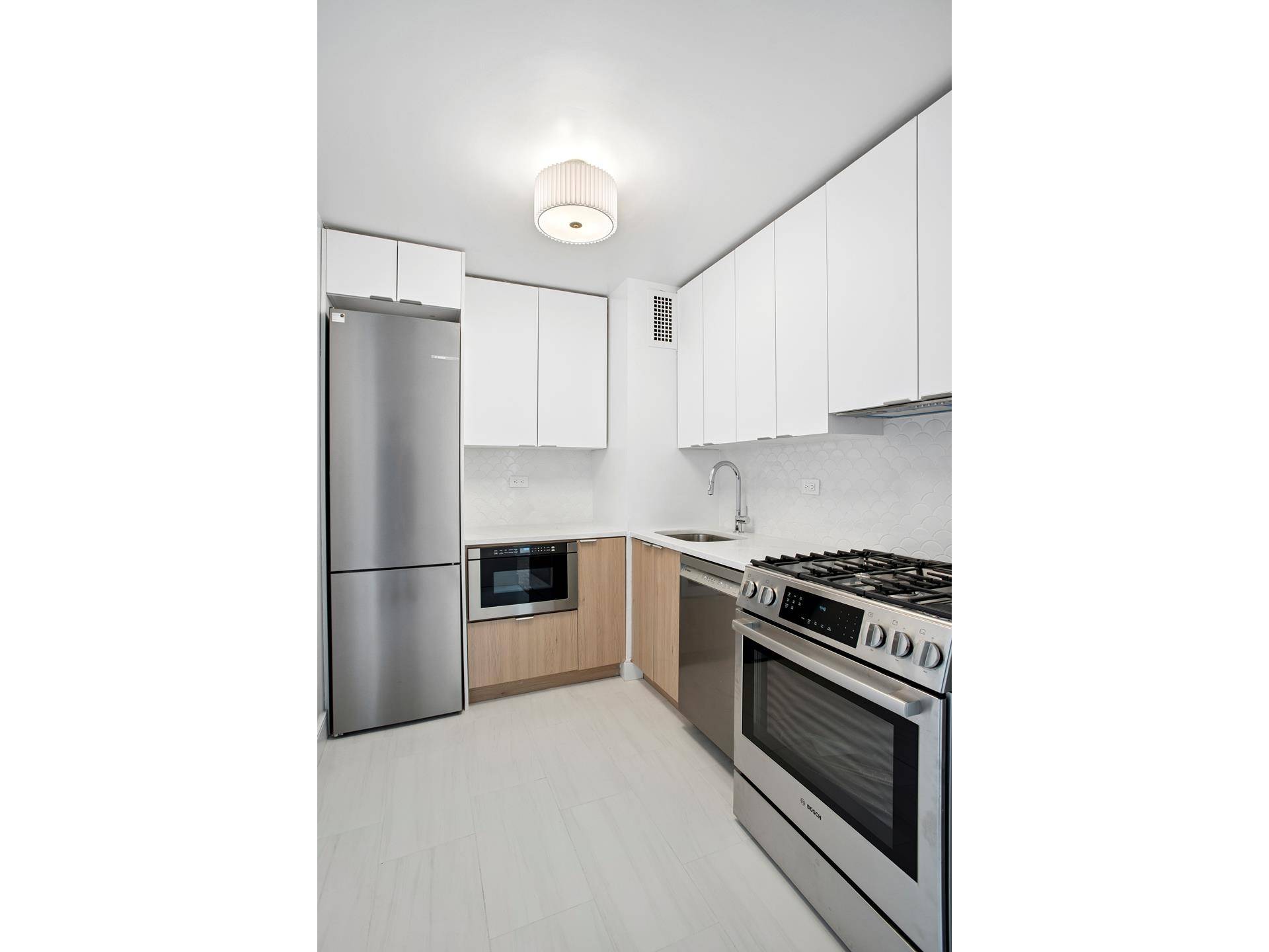 Sponsor Sale No Board Approval Welcome to Apartment 4A at 201 East 17th Street, a spacious and newly updated one bedroom, one bathroom home with bright southeast exposure and open ...