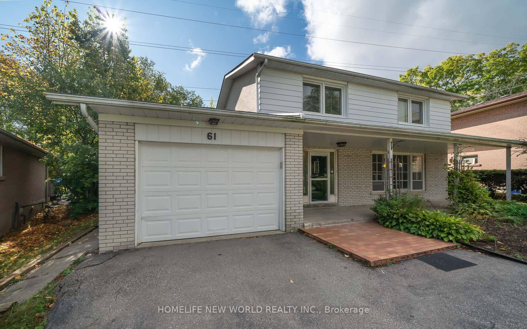 A Rare Find ! Bright amp ; Spacious 4 Bdr 2 Bath House Main amp ; 2nd Floor Located In The Prestigious Bayview Woods.