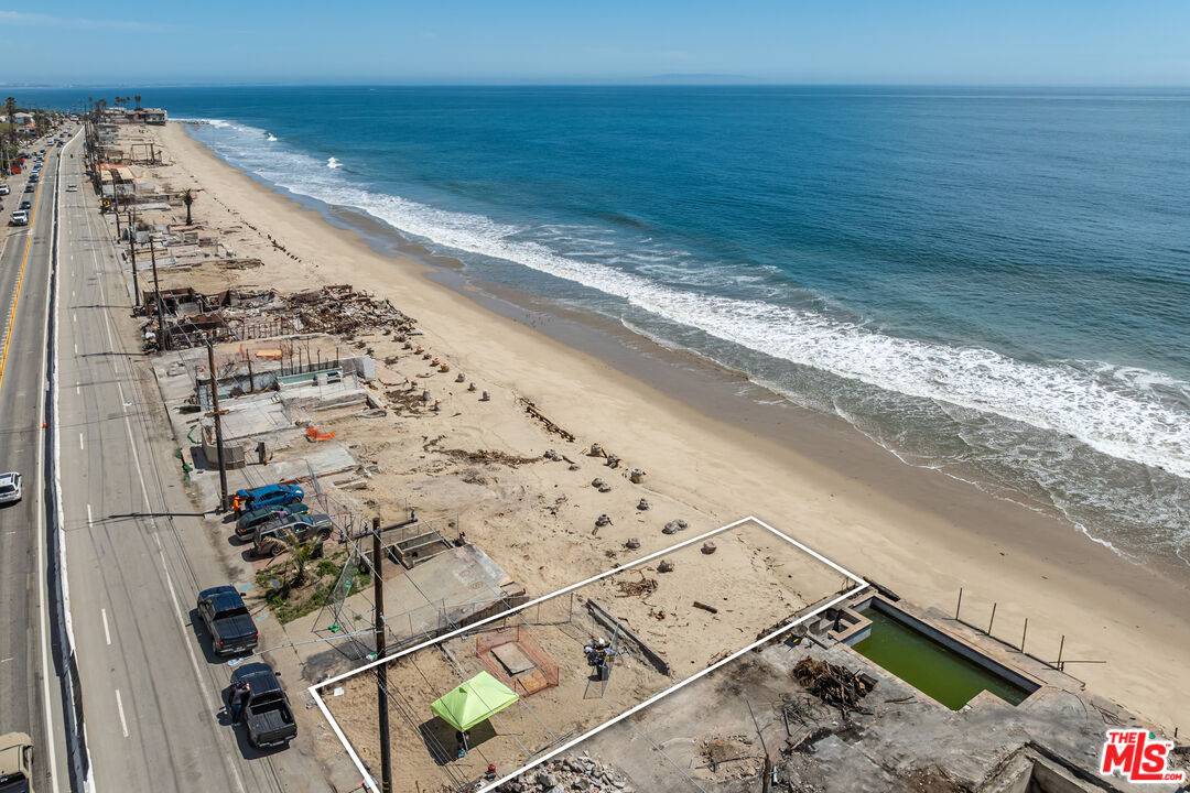 21562   Pacific Coast Hwy Malibu La