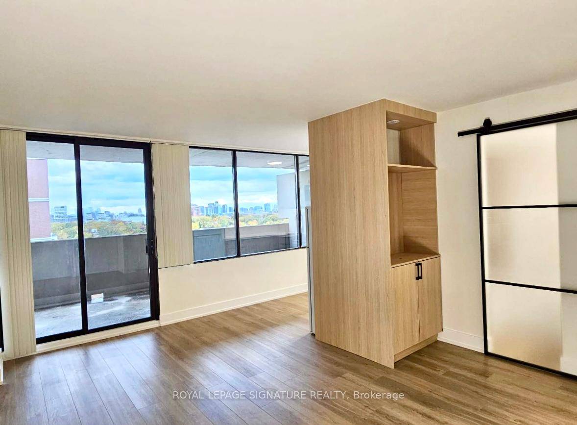 NEWLY Updated amp ; COMPLETELY Renovated Bachelor Unit Lots Of Storage Space Open Concept Living Area Walkout To Large Balcony With Great South Views Of City Well Managed Building Just ...