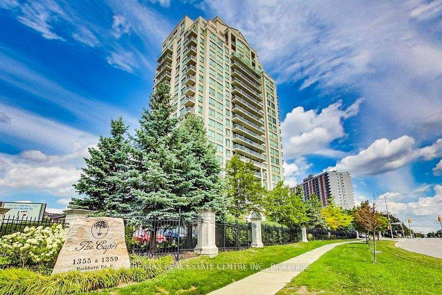 Bright and Spacious 1 bedroom plus den located in Desirable East Mississauga, with great shopping, parks, walking trails, public transit, the DIXIE GO amp ; all major highways 403 410 ...