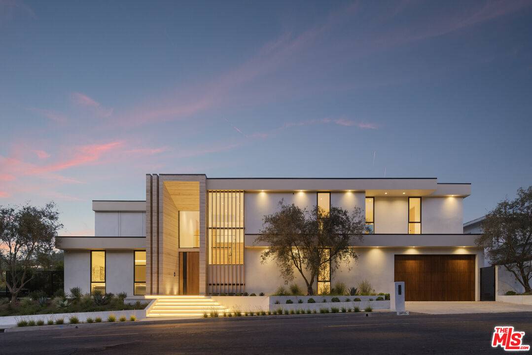 2436 Jupiter Dr 4BR Hollywood Hills East La