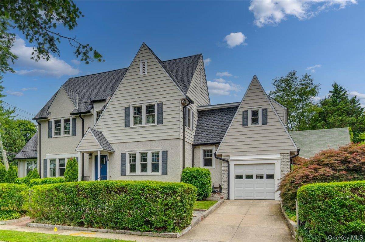 Welcome home to Pelham Manor, this classic center hall home offers beautiful hardwood floors throughout, spacious well proportioned rooms, and private guest au pair suite, side yard and private patio ...