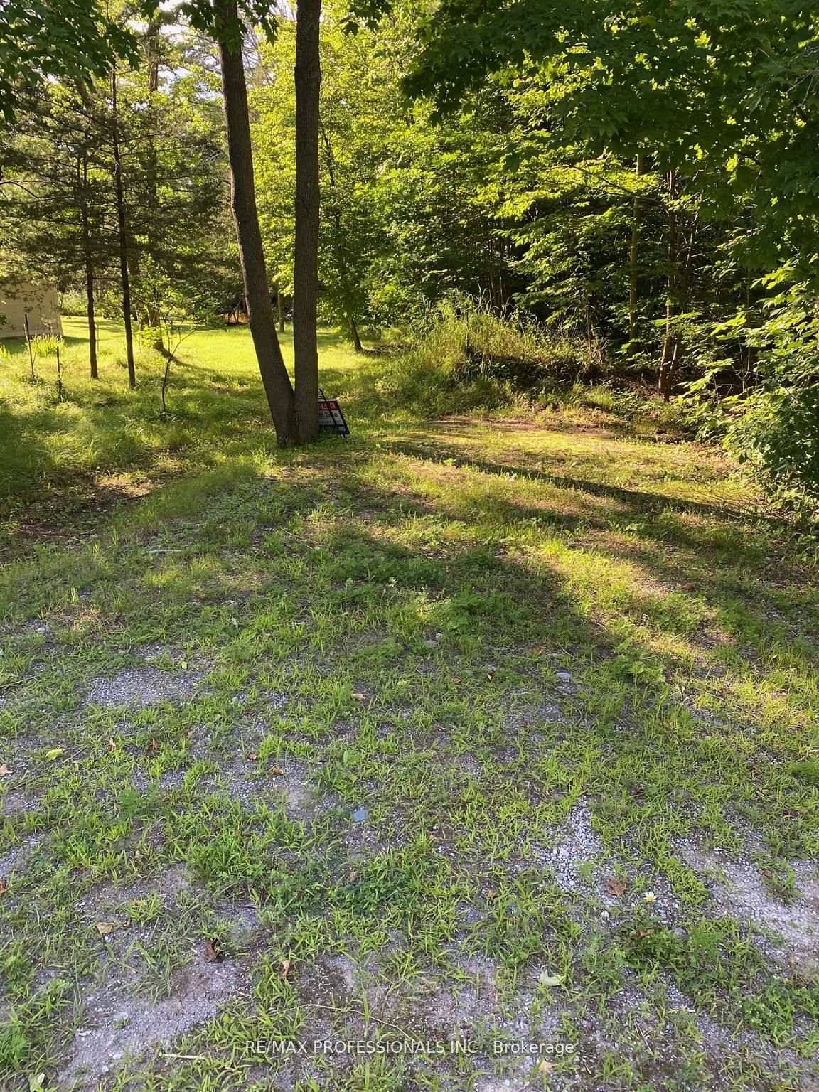 Great opportunity to build your dream home on a 100x200ft South facing lot.