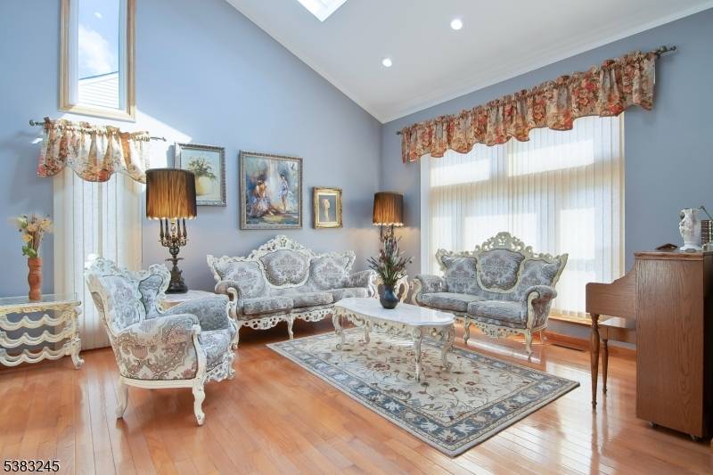 Welcome to this sophisticated gem in the heart of Bridgewater !