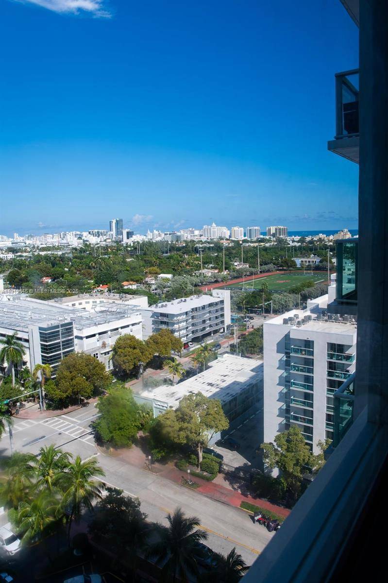 Luxurious Studio with Ocean amp ; City Views Mirador 1000, South Beach.