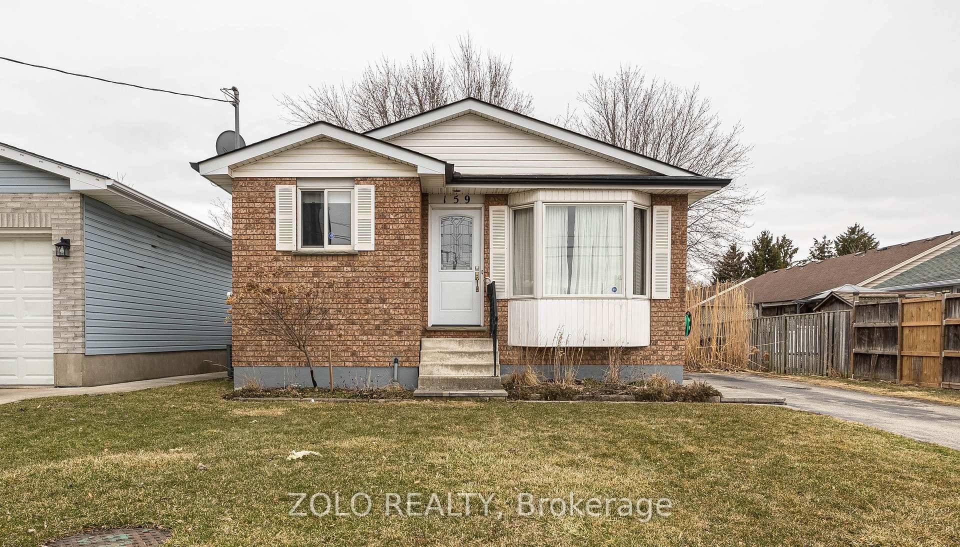 Welcome home ! This lovely bungalow is located in a great neighbourhood and close to plenty of amenities with quick access to highway 3.