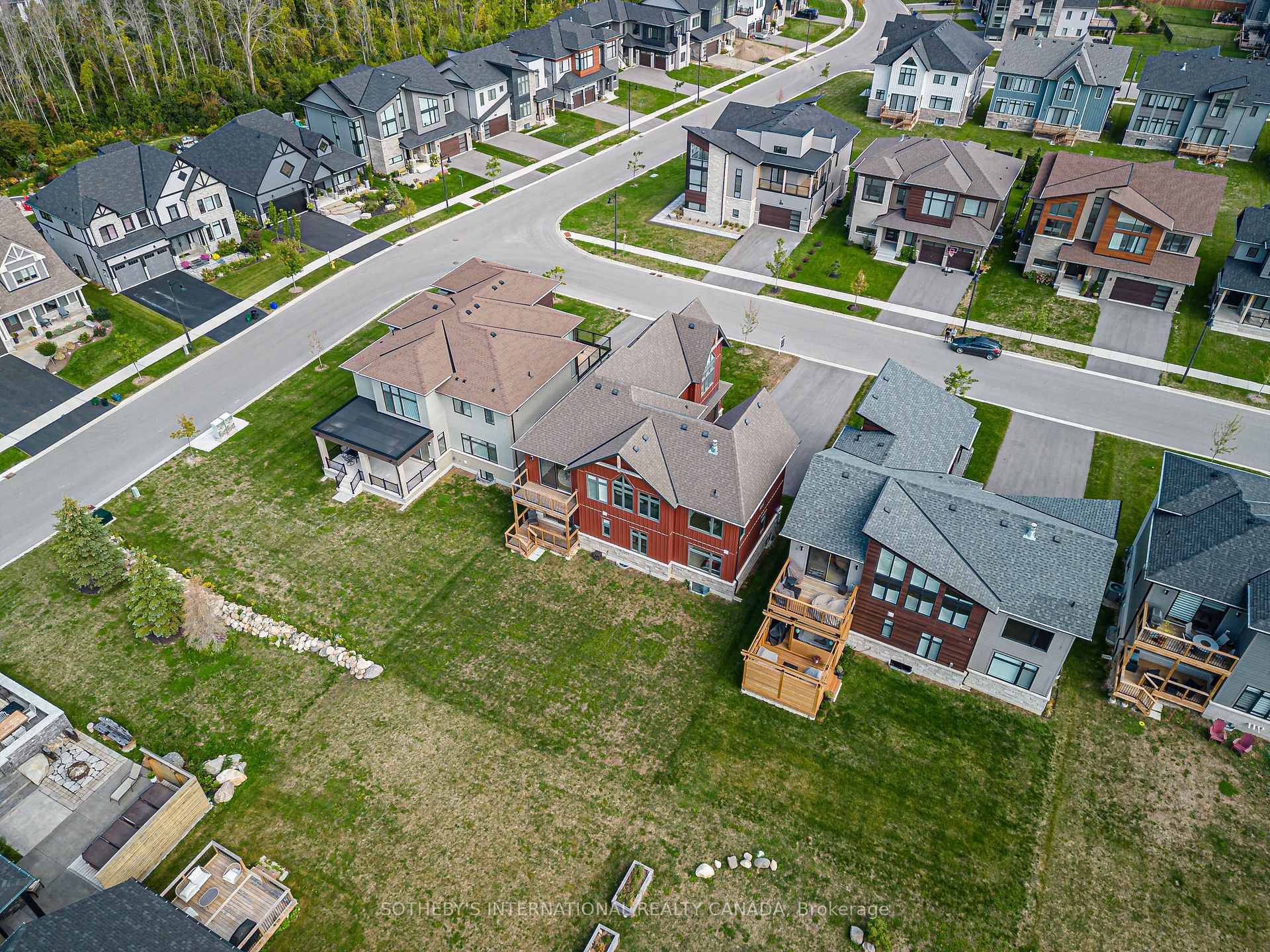 Nestled in the heart of Ontarios most coveted playground, this spectacular seven bedroom home invites you to live every season to its fullest.