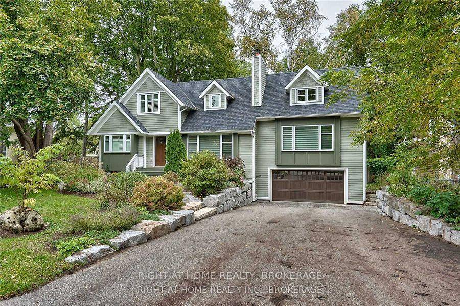 Stunning Spacious Home Nested on Landscaped 75X150 Lot.