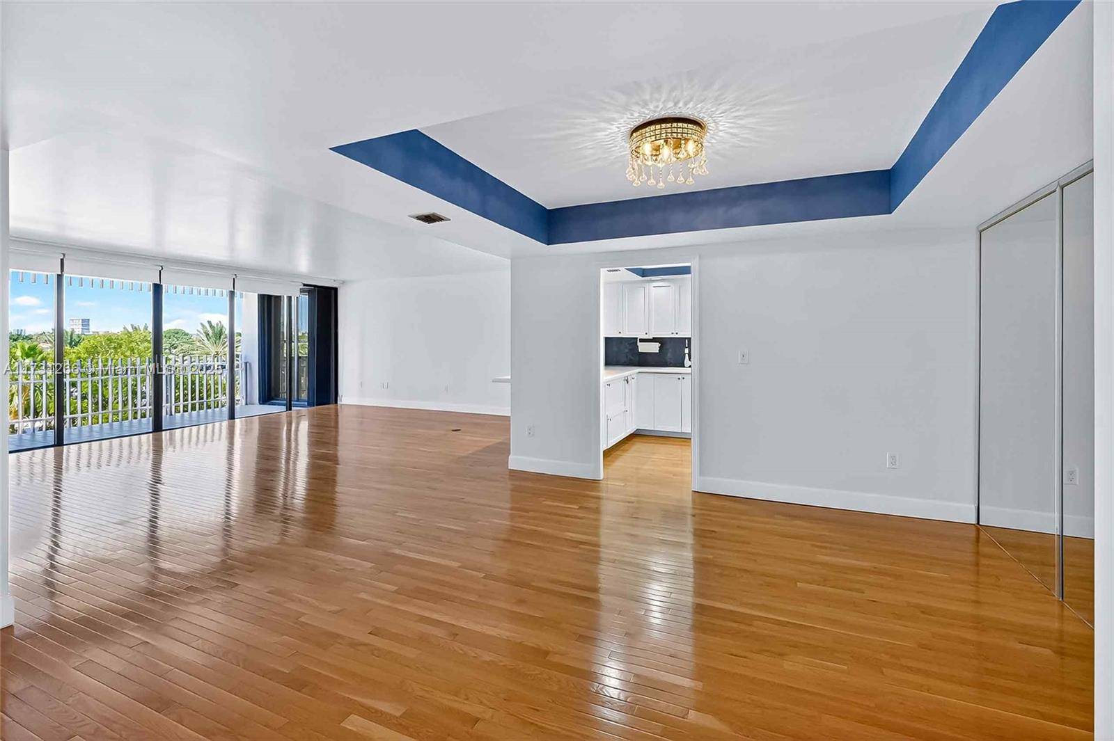 Exceptional value ! 1882 sq ft residence in 04 line at prestigious Grove Isle, a guard gated private island in the heart of Coconut Grove.