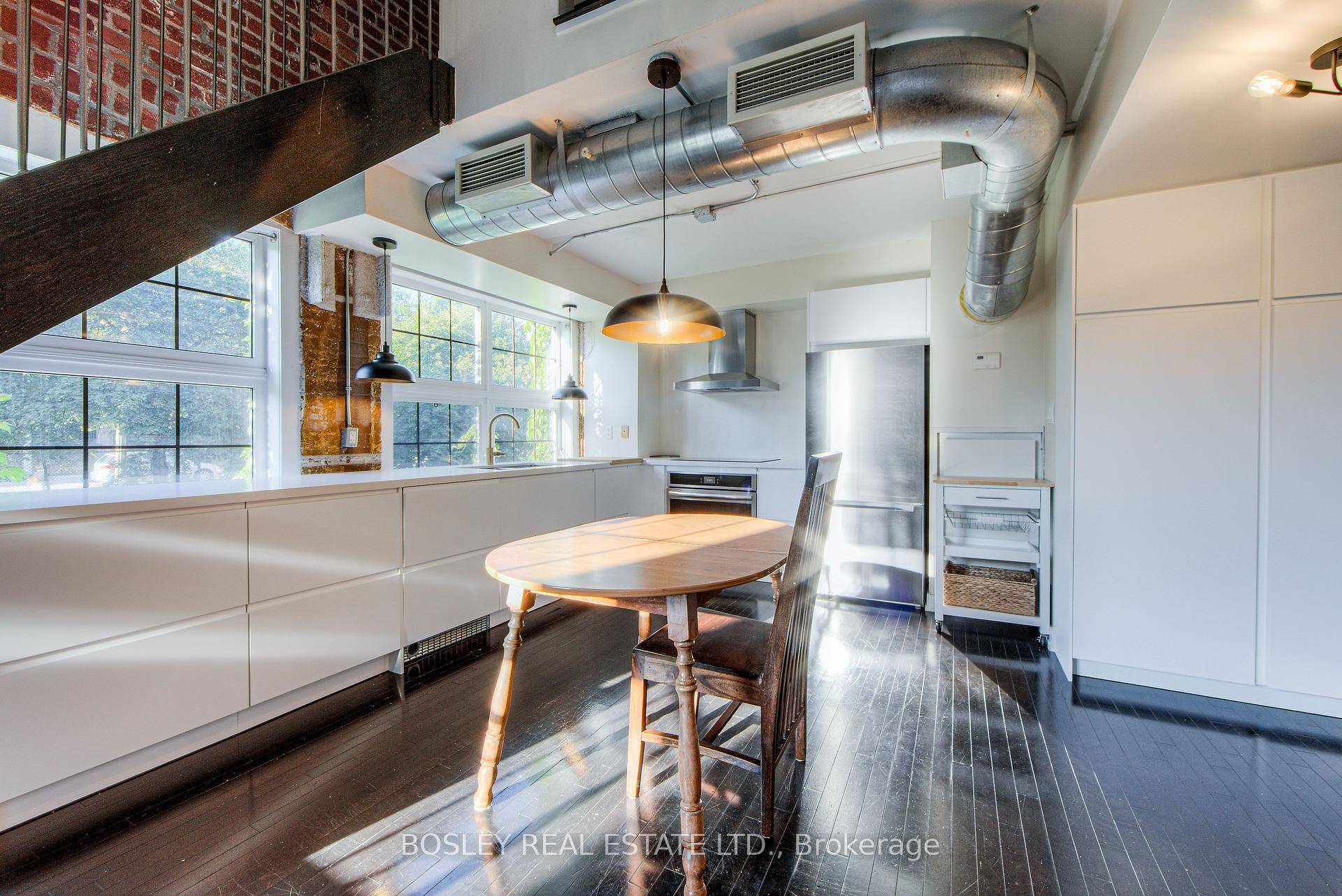 Experience loft living at its finest in this bright and expansive 2 1 bedroom, 2 bathroom corner residence at the coveted Foundry Lofts ideally situated in Toronto's West end.