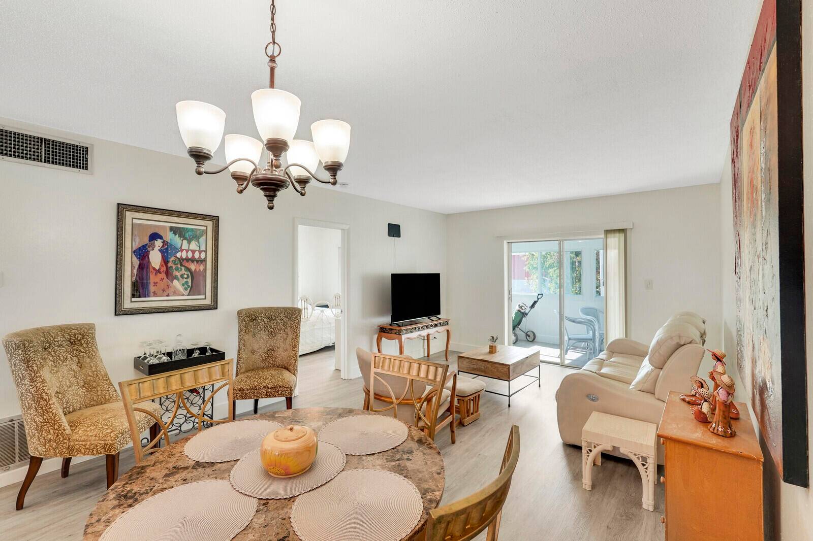Discover the quintessential Florida lifestyle now !