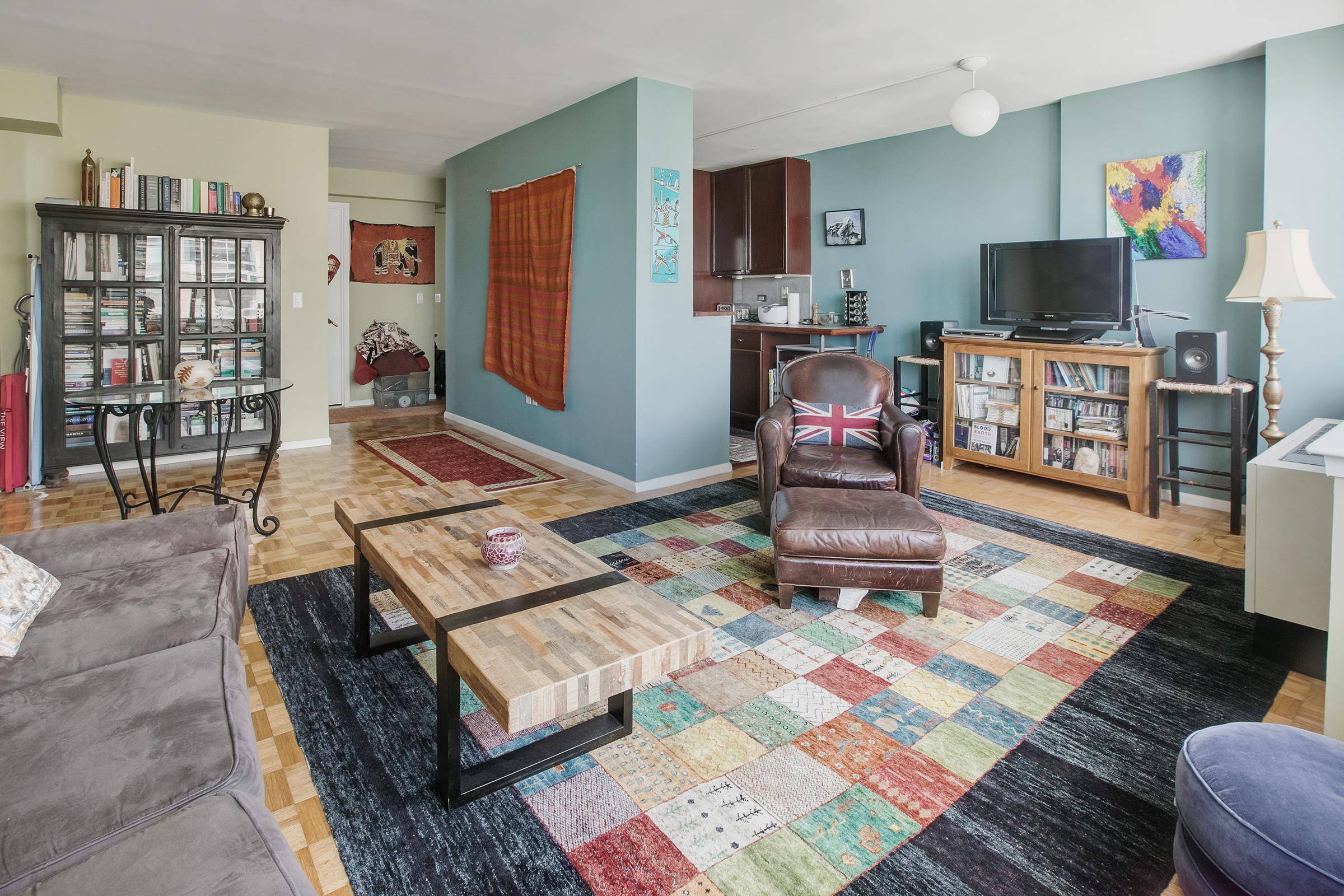 Beautiful two bedroom two bath apartment with stunning Manhattan views !