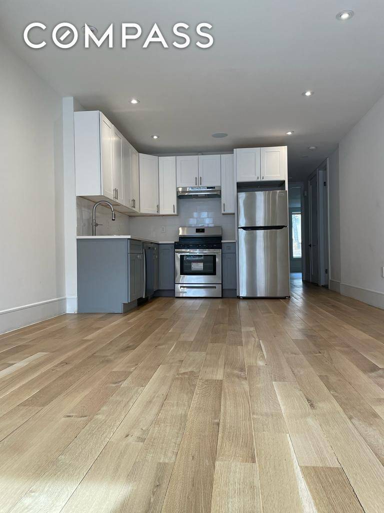 Welcome to 1467 Dean St. This is a Top of the line Magnificent 2 Bedroom 2 Bathroom unit with Access to a Beautiful Backyard.