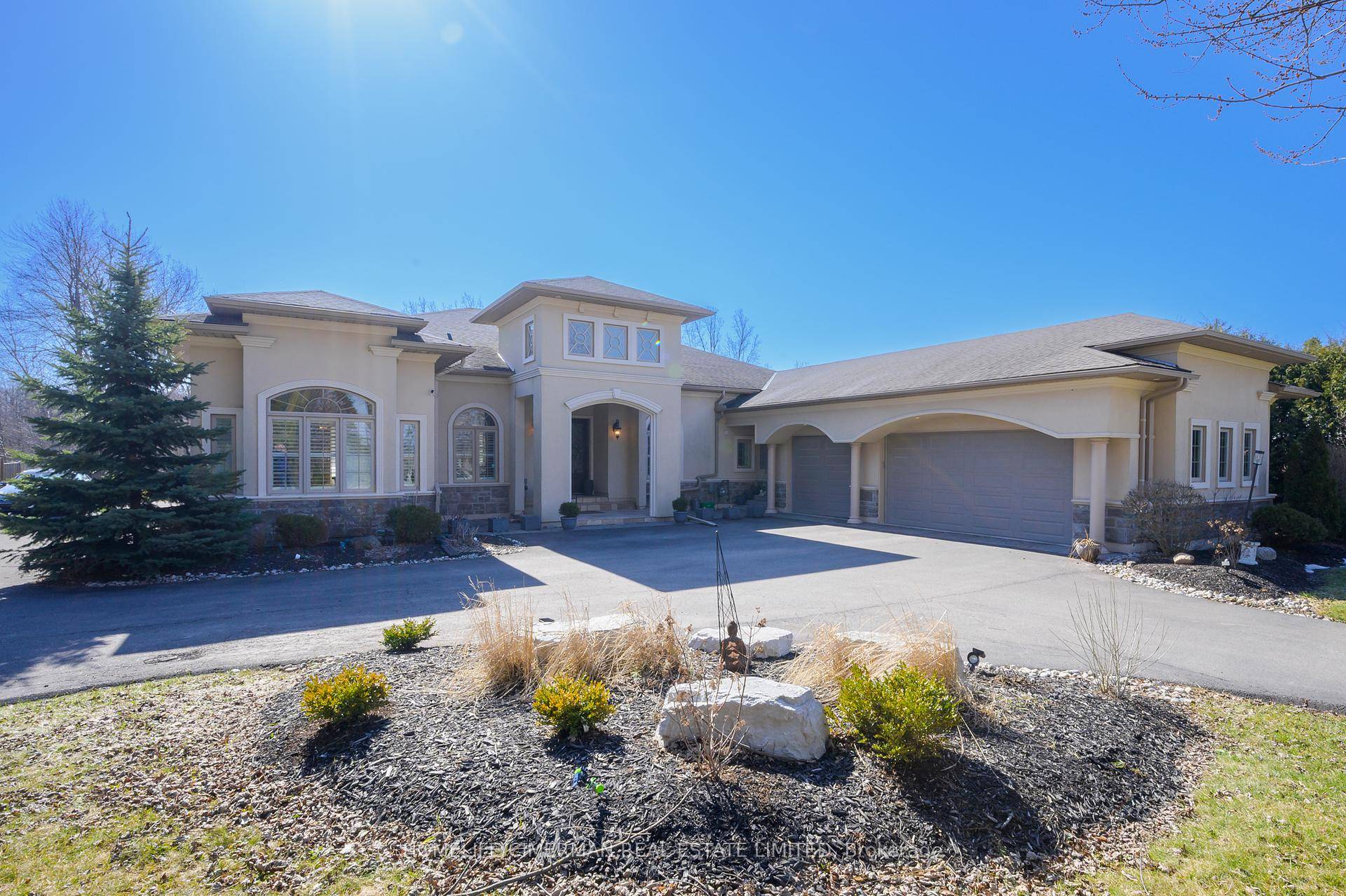 Stunning Custom Built Bungalow on 2.