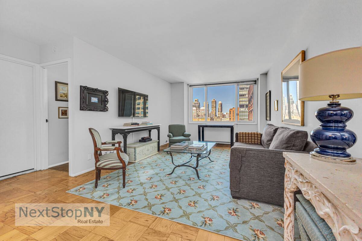 This high floor one bedroom home features a spacious layout and a beautifully renovated interior.