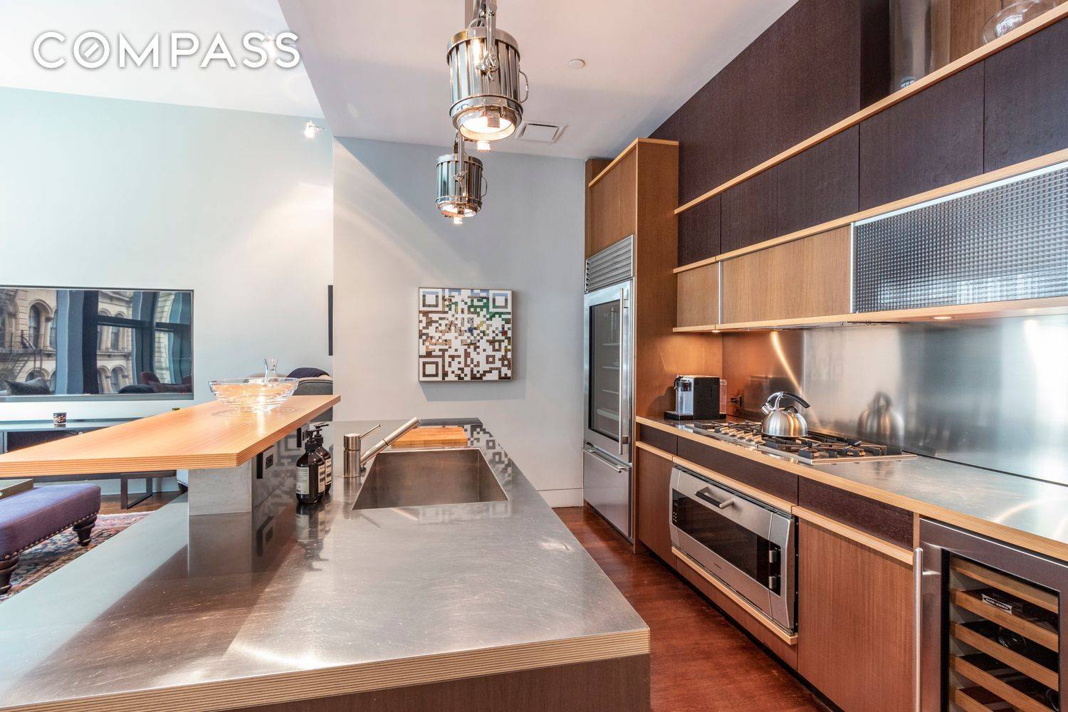 Enjoy the amenities of a 5 star hotel in this stunning full service luxury building.
