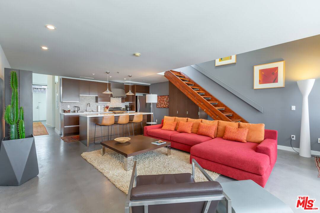 615   Hampton Dr 1.0 Marina Del Rey LA