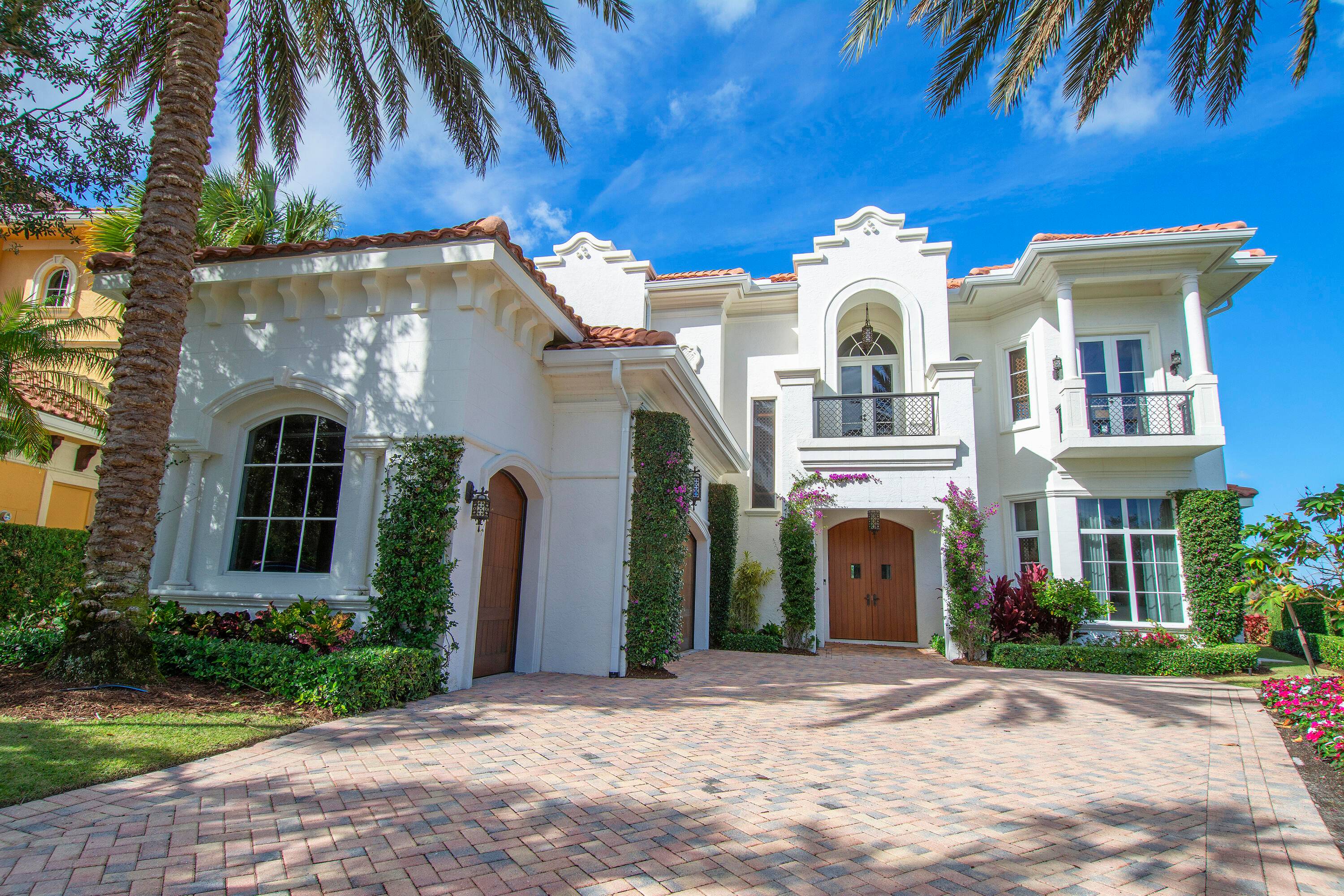 This stunning residence, nestled on a quiet cul de sac in Tesoro, emanates elegance.