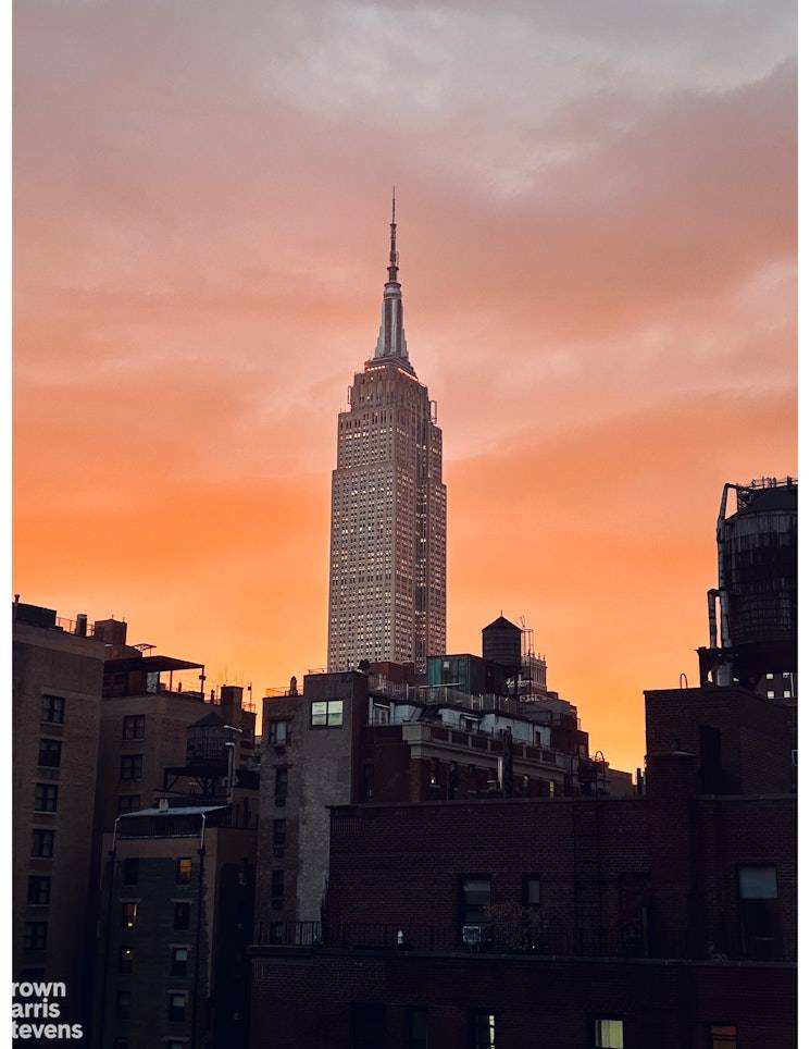 This stunning 1 bedroom condo offers an exceptional living experience in the heart of New York City.