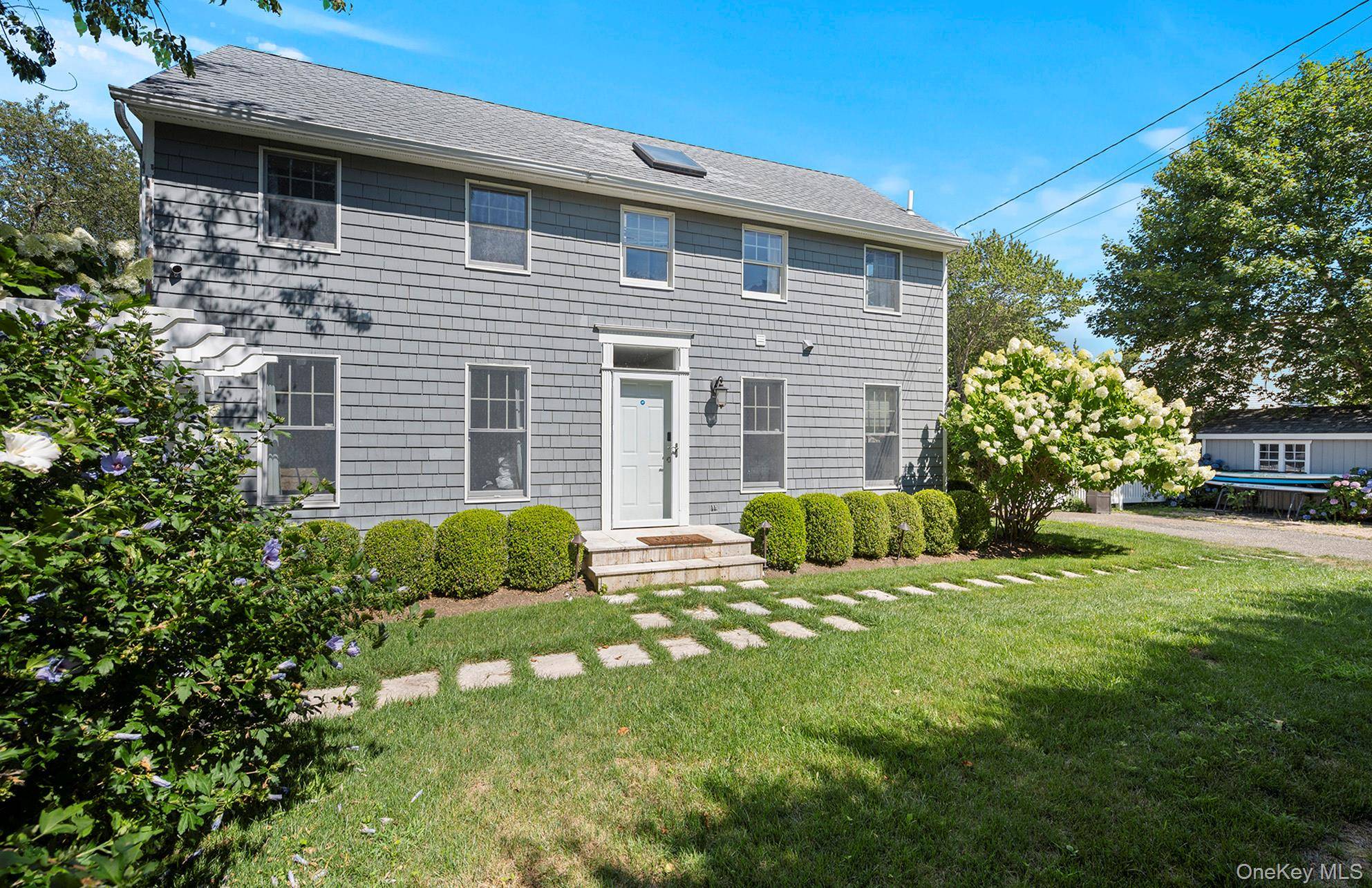 Stunning Modern Retreat in Bay Point Spend your downtime in style at this beautifully renovated 4 bedroom, 3 bathroom modern home located in the sought after waterfront enclave of Bay ...