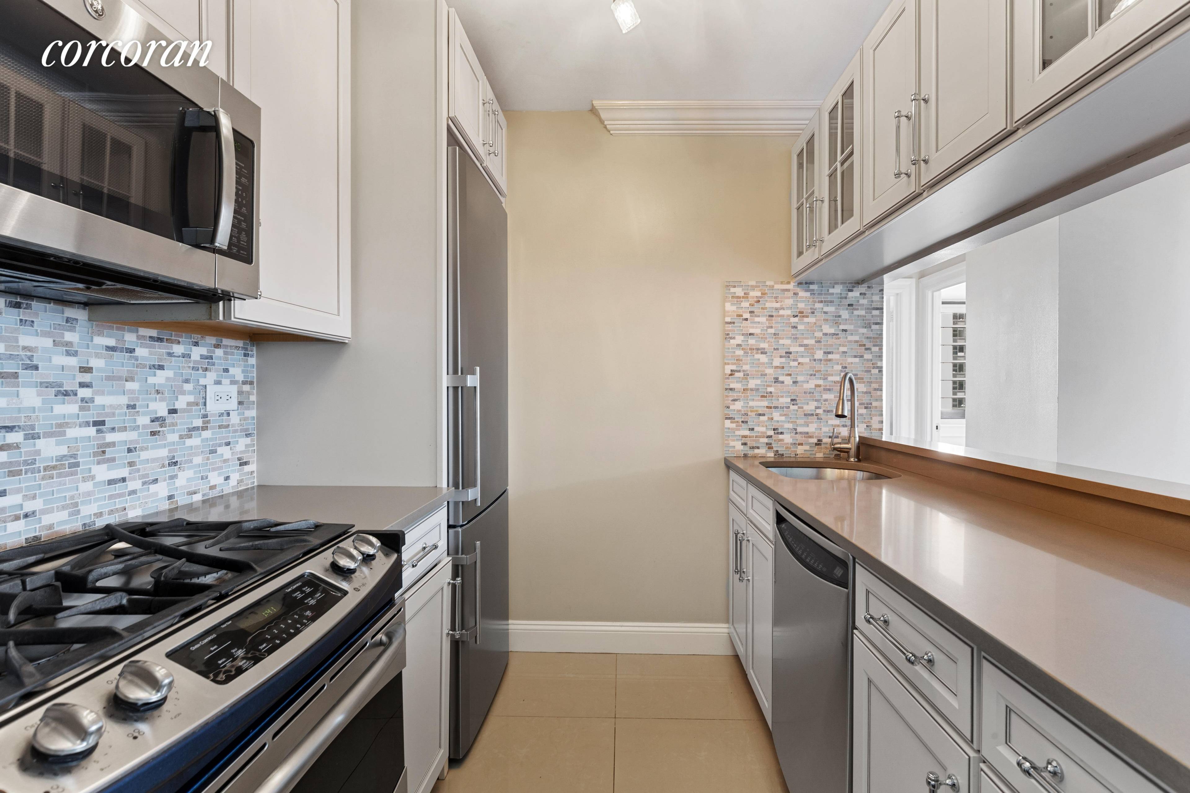 This NE facing 2BR 1BA unit features a generously proportioned living space and hardwood floors.