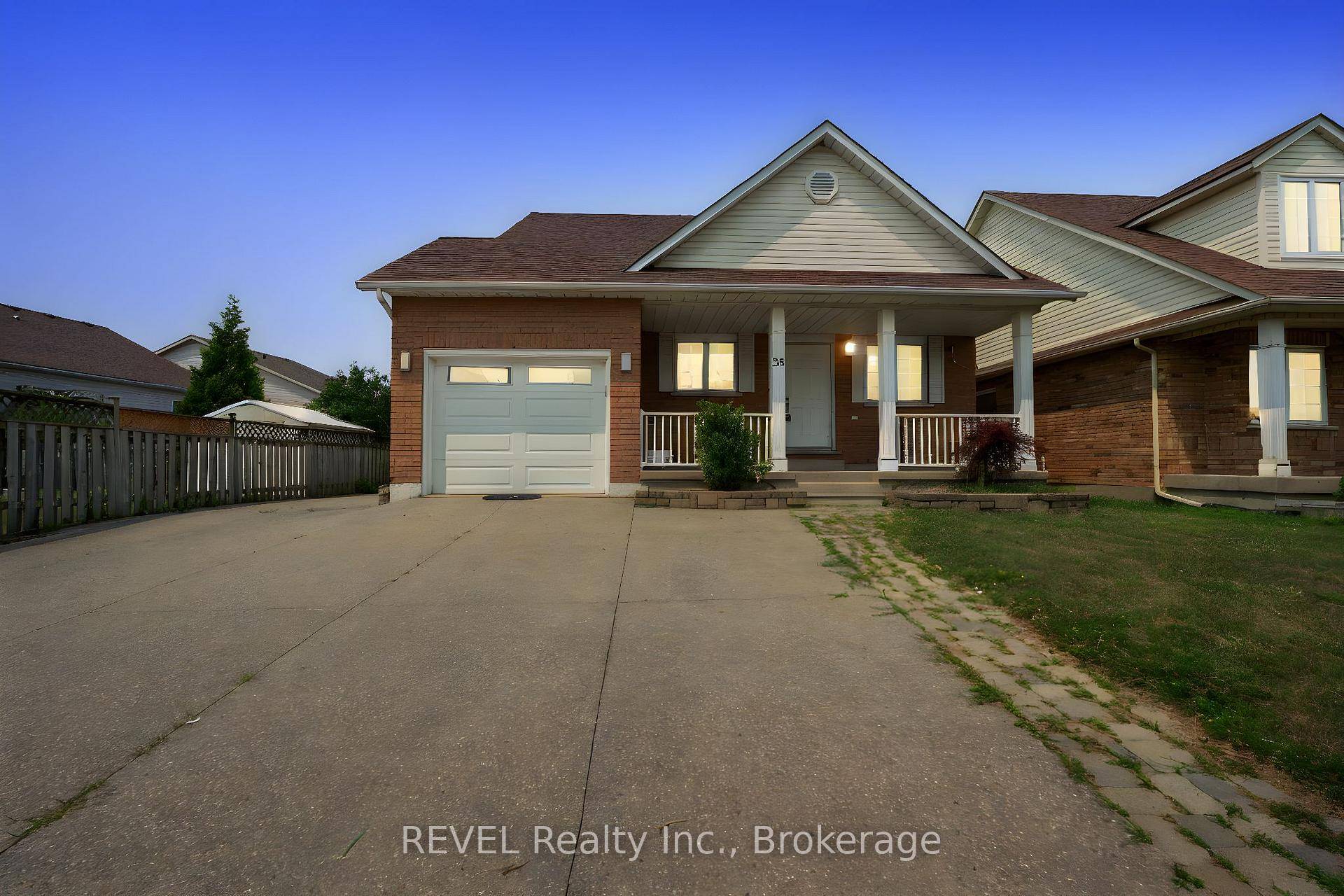 Welcome to this spacious detached home in the heart of Thorold.