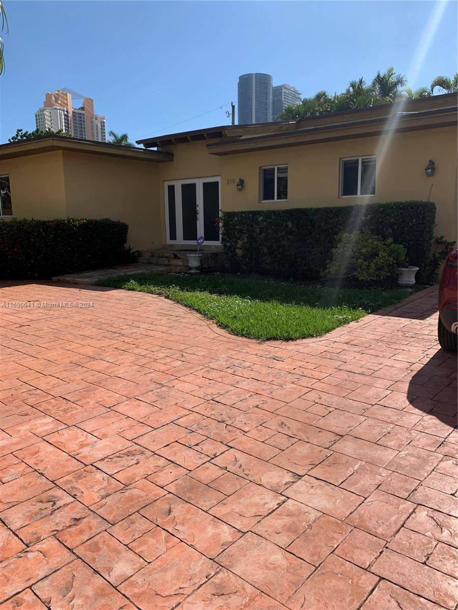 A TOTALLY REMODELED SINGLE HOUSE IN A GREAT NEIGHBORHOOD, SUNNY ISLES.