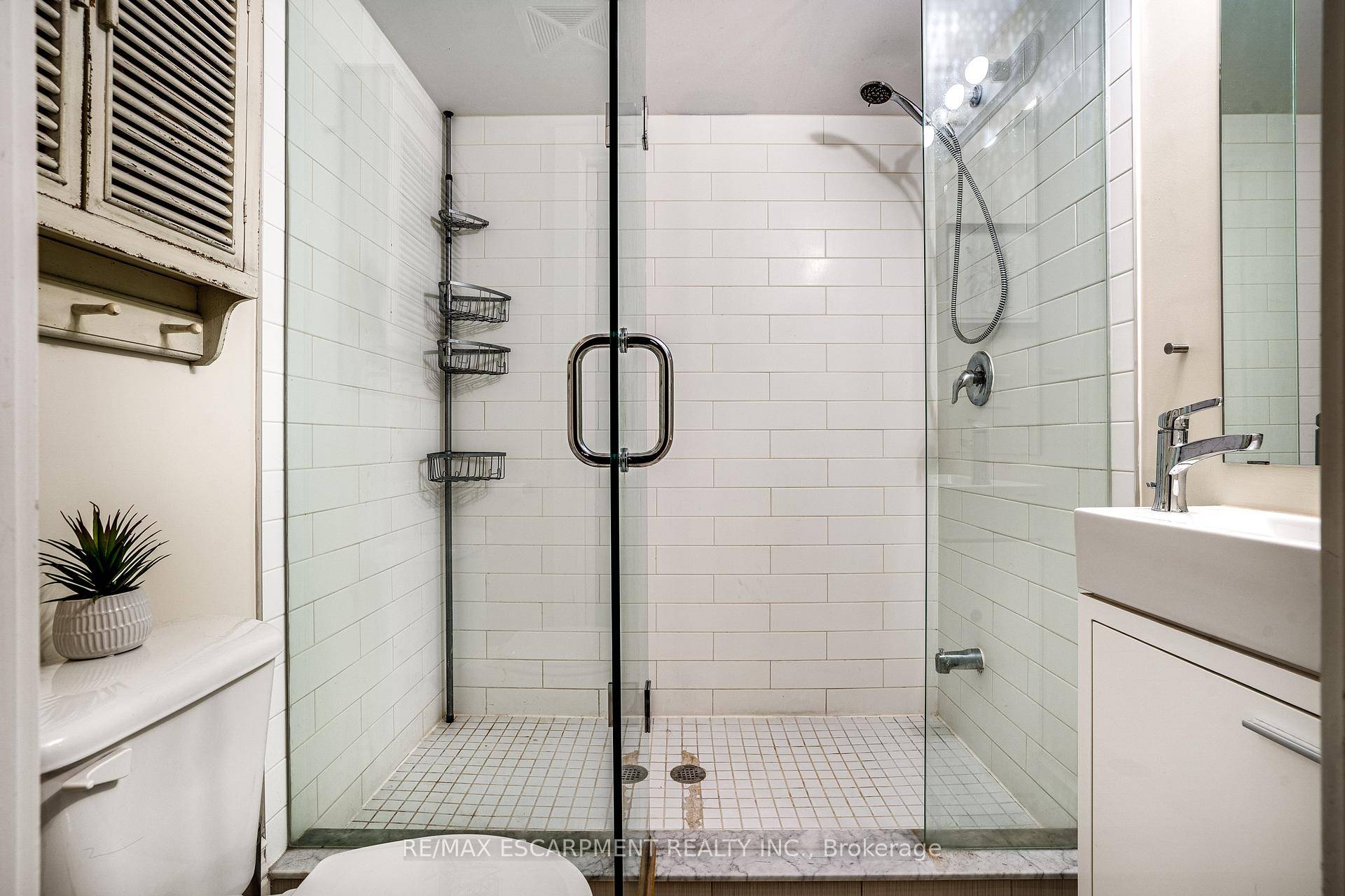 Welcome to the historic Stinson Lofts with its unique blend of old world charm and modern elegance.